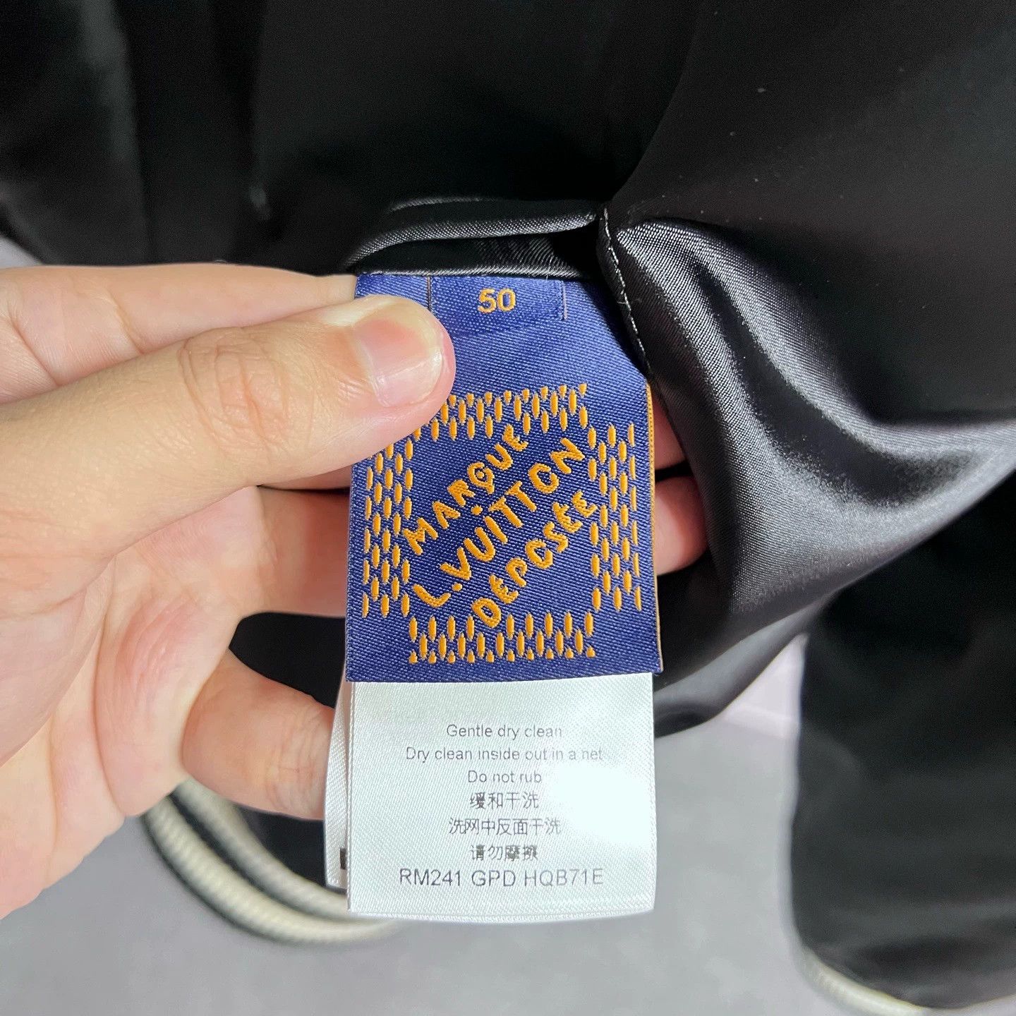 Louis Vuitton [Louis Vuitton] Letter Single-Breasted Baseball Jacket. Size US M / EU 48-50 / 2 - 4 Thumbnail