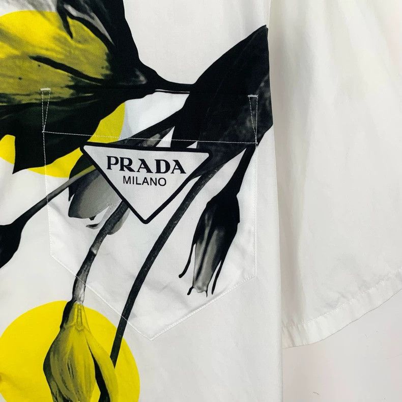 Prada Prada 21 logo triangle floral print lapel white cotton shor Size US L / EU 52-54 / 3 - 4 Thumbnail