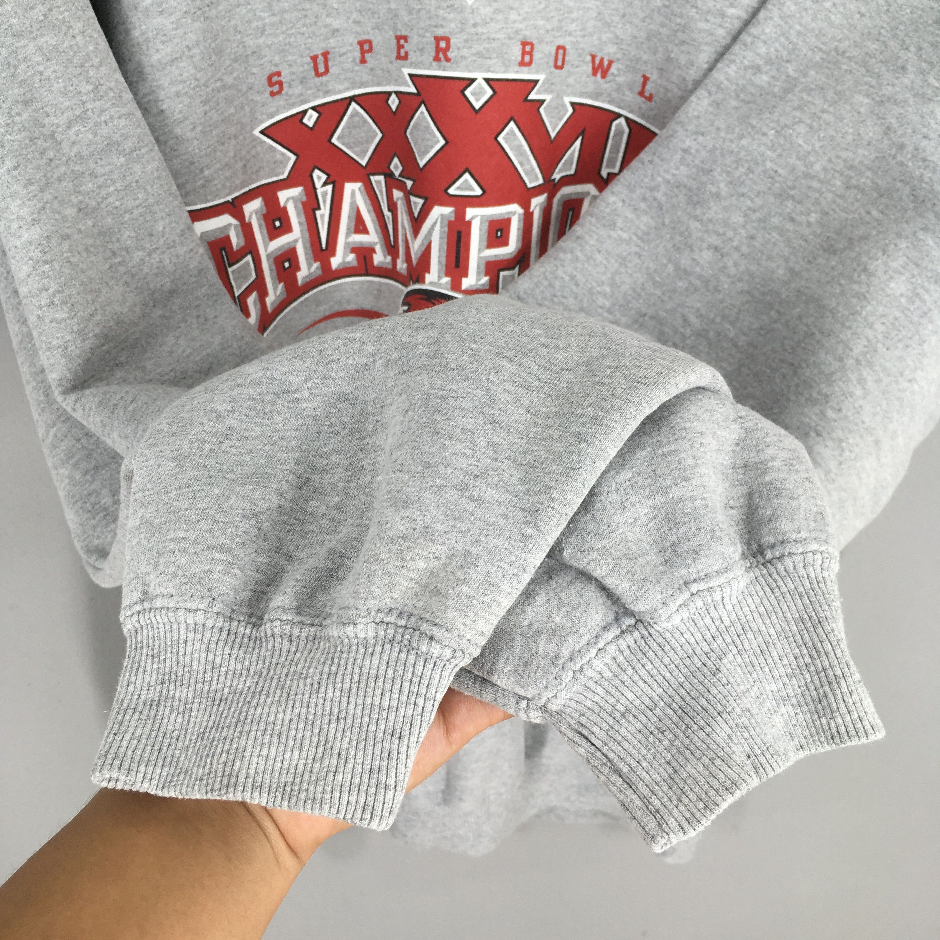 Gildan × NFL × Vintage Vintage Tampa Bay Buccaneers NFL Sweatshirt XLarge Size US XL / EU 56 / 4 - 4 Thumbnail