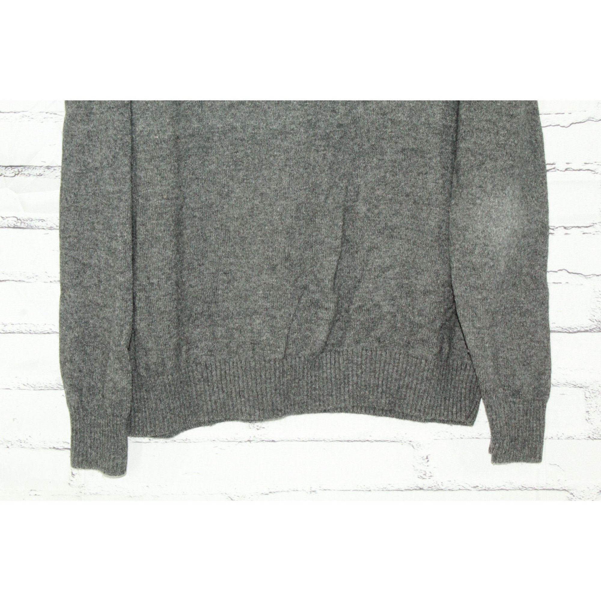 L.L. Bean LL Bean Heather Gray Lambswool Blend V Neck Sweater Size US L / EU 52-54 / 3 - 5 Thumbnail