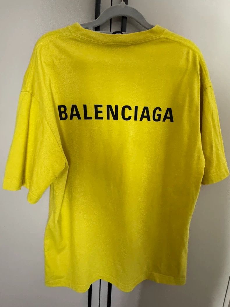 Balenciaga Balenciaga Printed Yellow Short Sleeve T-Shirt Front and B Size US XS / EU 42 / 0 - 2 Thumbnail
