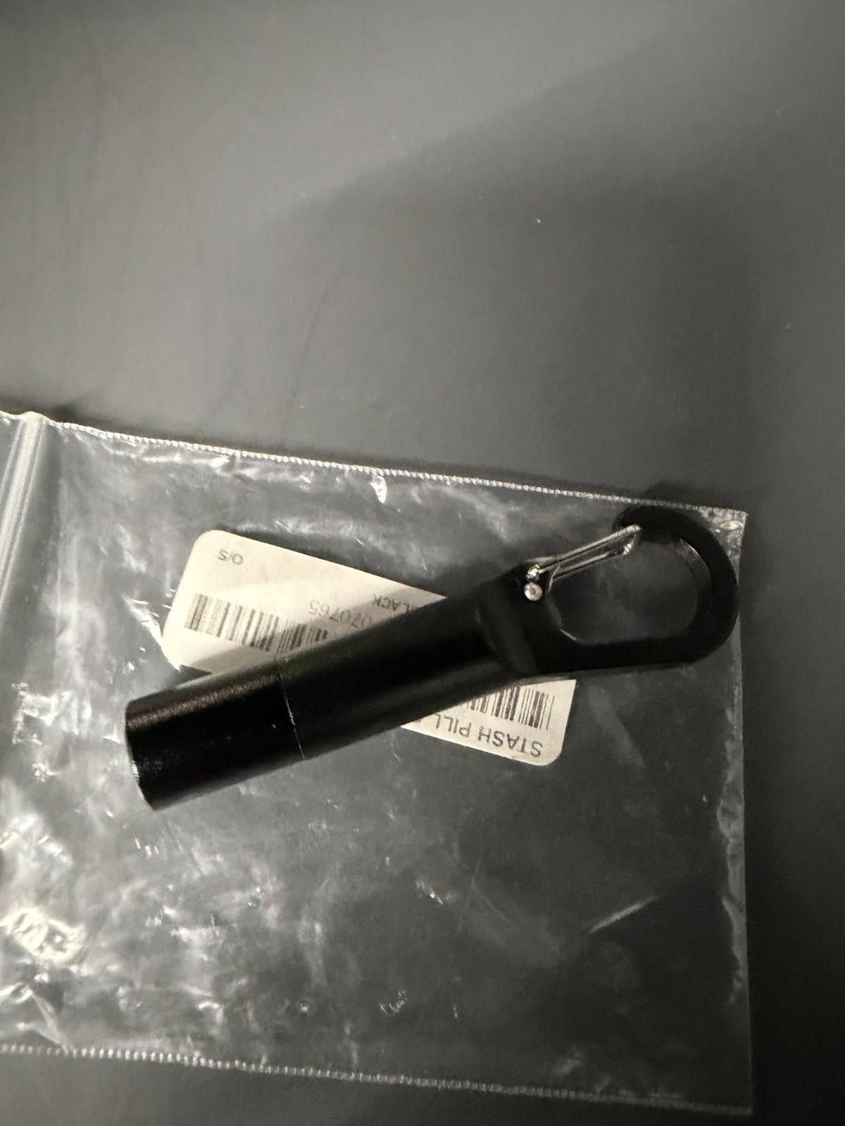 Supreme Supreme Stash Pill Carabiner Black Accessory Keychain FW14 Size ONE SIZE - 2 Thumbnail