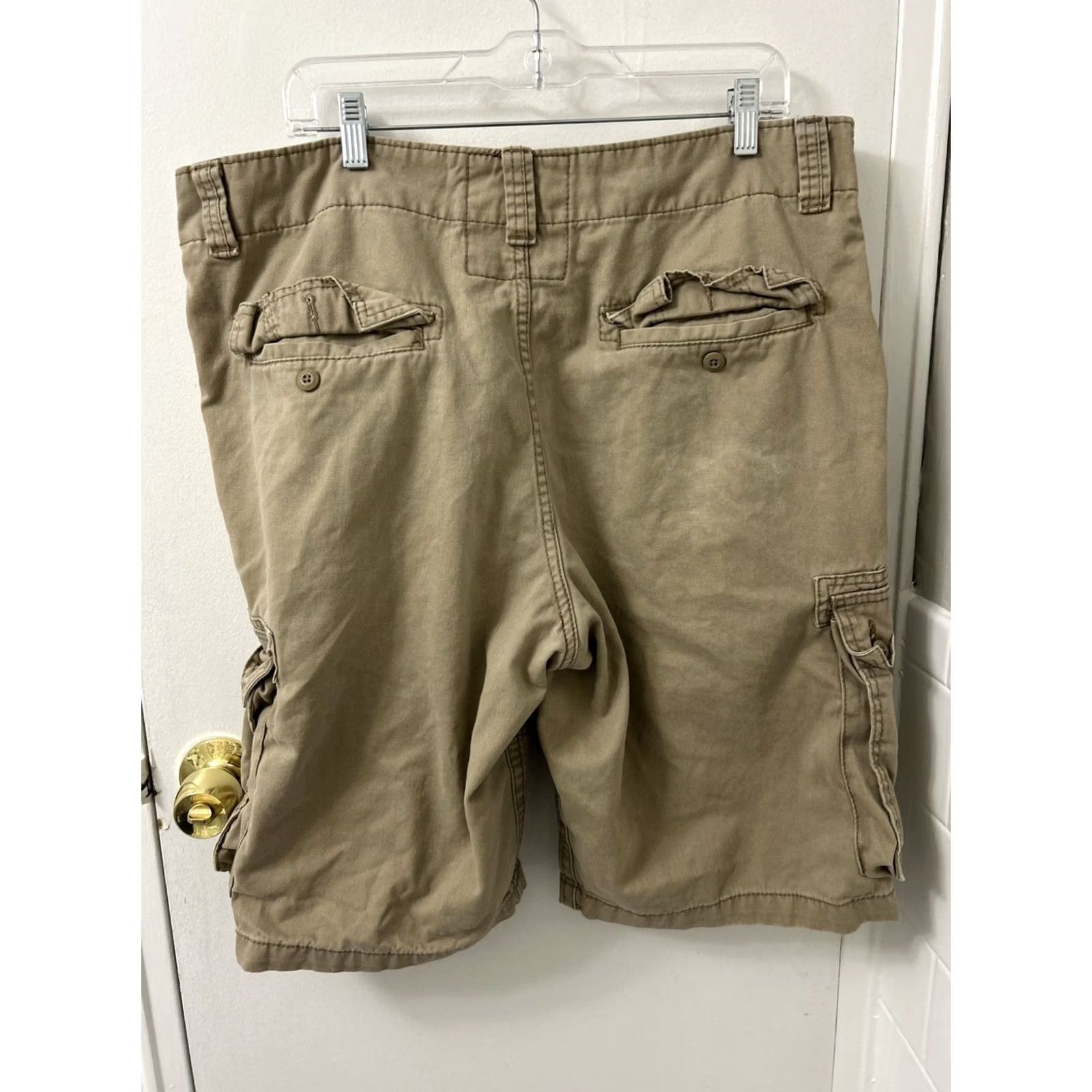 Levi's Levi's Cargo Shorts Mens 38 Brown Canvas Cotton Zip Flat Front Cargo Pocket Shorts Regular Fit Vintage No Size US 38 / EU 54 - 6 Thumbnail