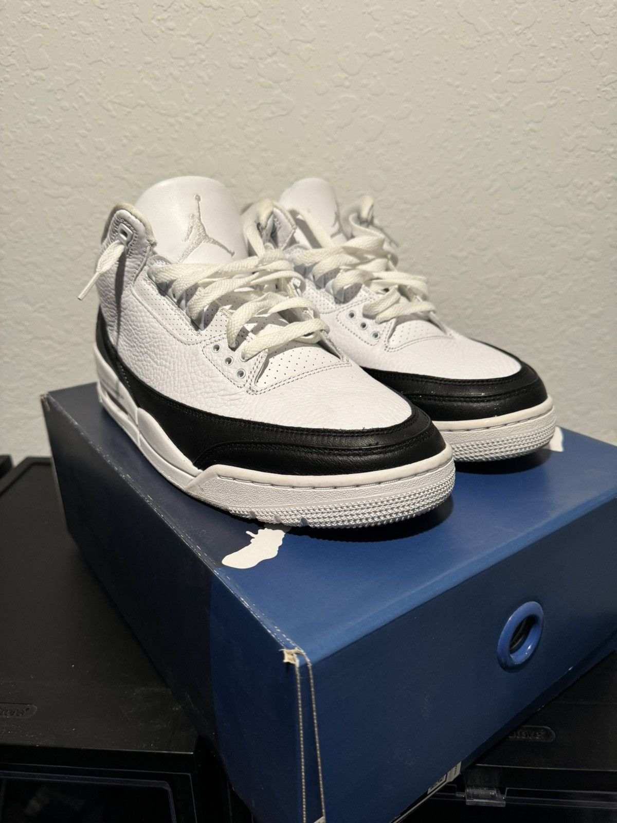 Jordan Brand Jordan 3 Fragment Size US 11 / EU 44 - 2 Thumbnail