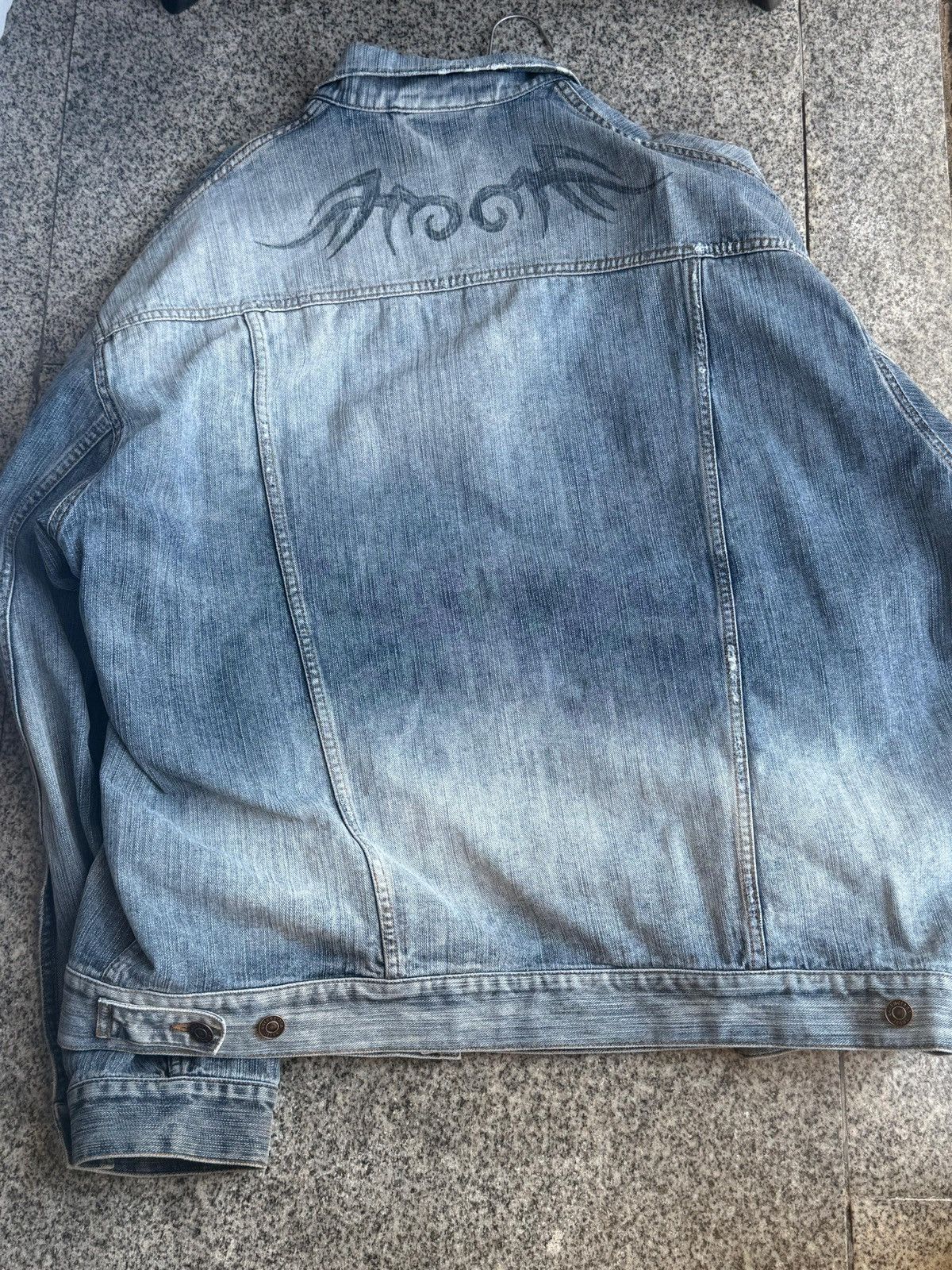 Balenciaga FW24 Y2K TRIBAL TATTOO DENIM JACKET Size US XXL / EU 58 / 5 - 2 Thumbnail