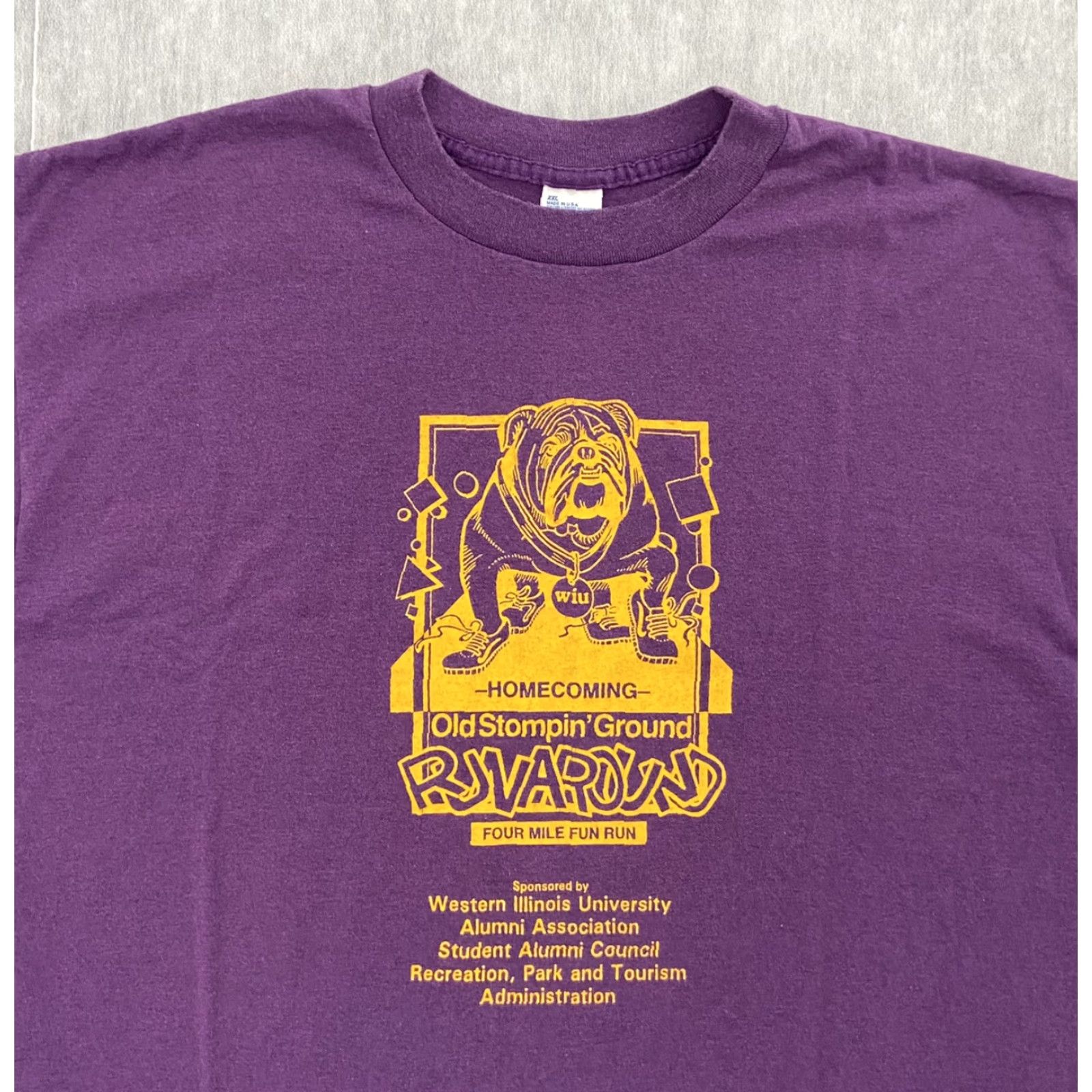 Vintage VINTAGE Western Illinois University Shirt Adult 2XL Purple Homecoming Bulldog Duke T-Shirts Size US XXL / EU 58 / 5 - 3 Thumbnail