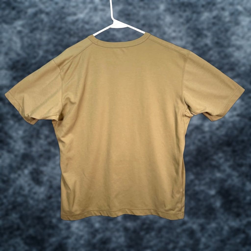 Uniqlo VINTAGE Uniqlo T-Shirt Mens Large Beige Crewneck Short Sleeve Shirt Adult Mens Large Beige Uniqlo Shirt 90s (if applicable) Mens Size US L / EU 52-54 / 3 - 1 Thumbnail