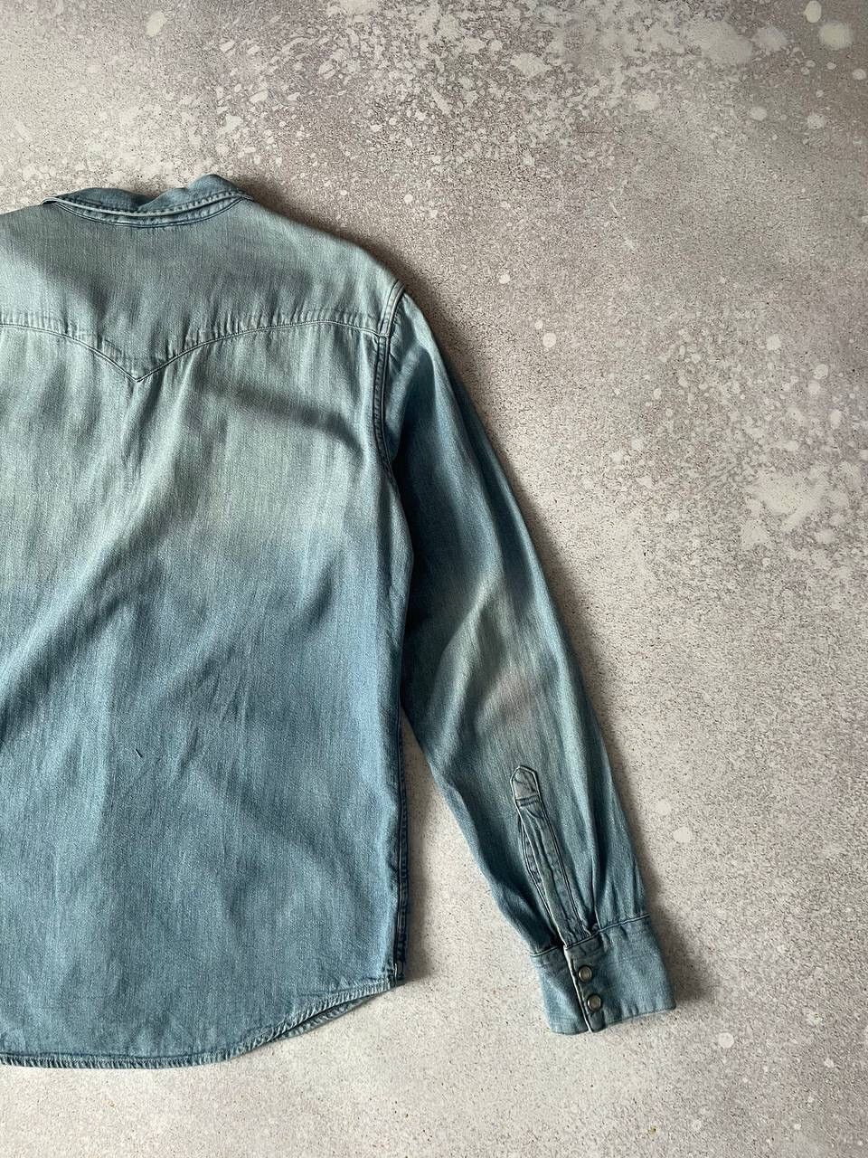 Levi's × Levi's Vintage Clothing × Vintage Vintage 90s Levi’s Washed Blue Denim Shirts Button Up Y2K Size US L / EU 52-54 / 3 - 7 Thumbnail