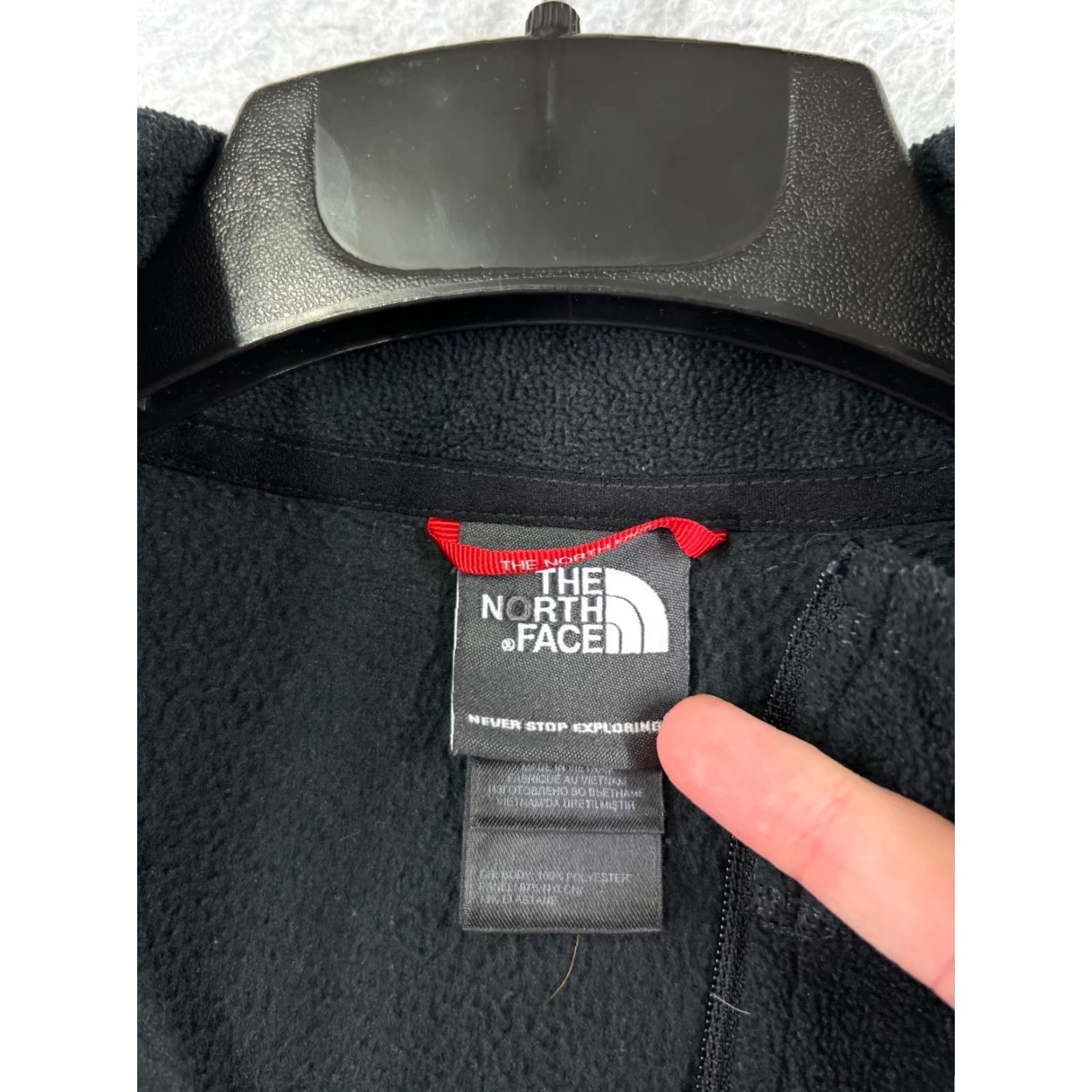 The North Face The North Face Sweater Mens M Black Long Sleeve 1/4 Zip Fleece Polyester Pattern Solid Embroidered Logo Casual Golf Fall Winter Size US M / EU 48-50 / 2 - 4 Thumbnail