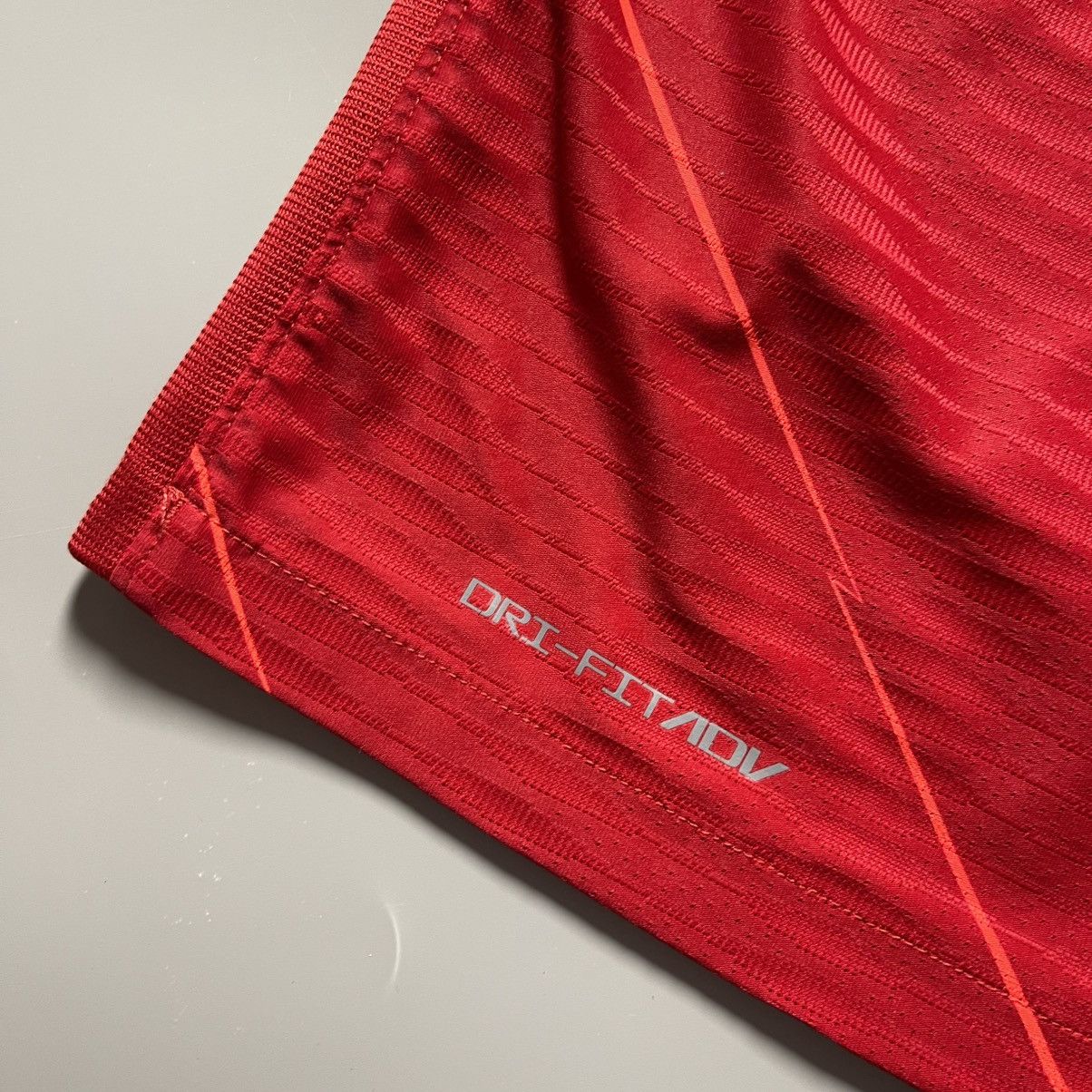Nike × Vintage LIVERPOOL NIKE 2021/2022 FOOTBALL HOME JERSEY #11 SALAH Size US S / EU 44-46 / 1 - 10 Thumbnail