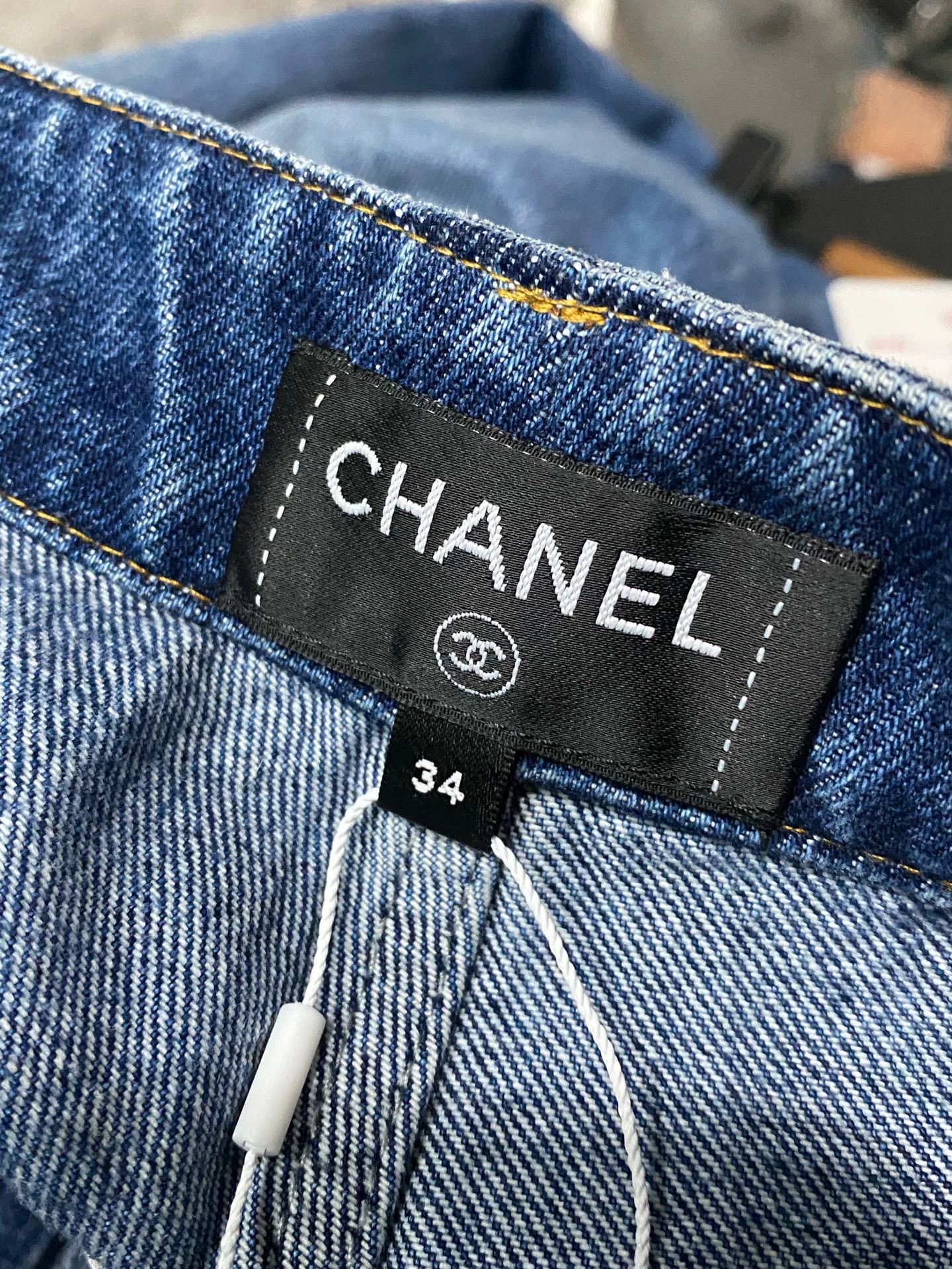 Chanel Chanel Jeans Size: 34 Condition: Brand New Size 34" / US 12 / IT 48 - 6 Thumbnail