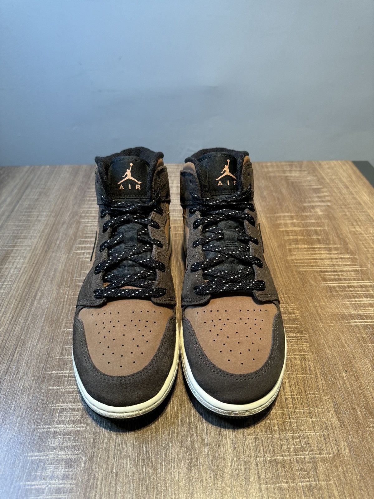 Jordan Brand Nike Air Jordan 1 Mid SE GS Earth Tone Youth Size Boys 7Y Size US 7 / EU 40 - 3 Thumbnail