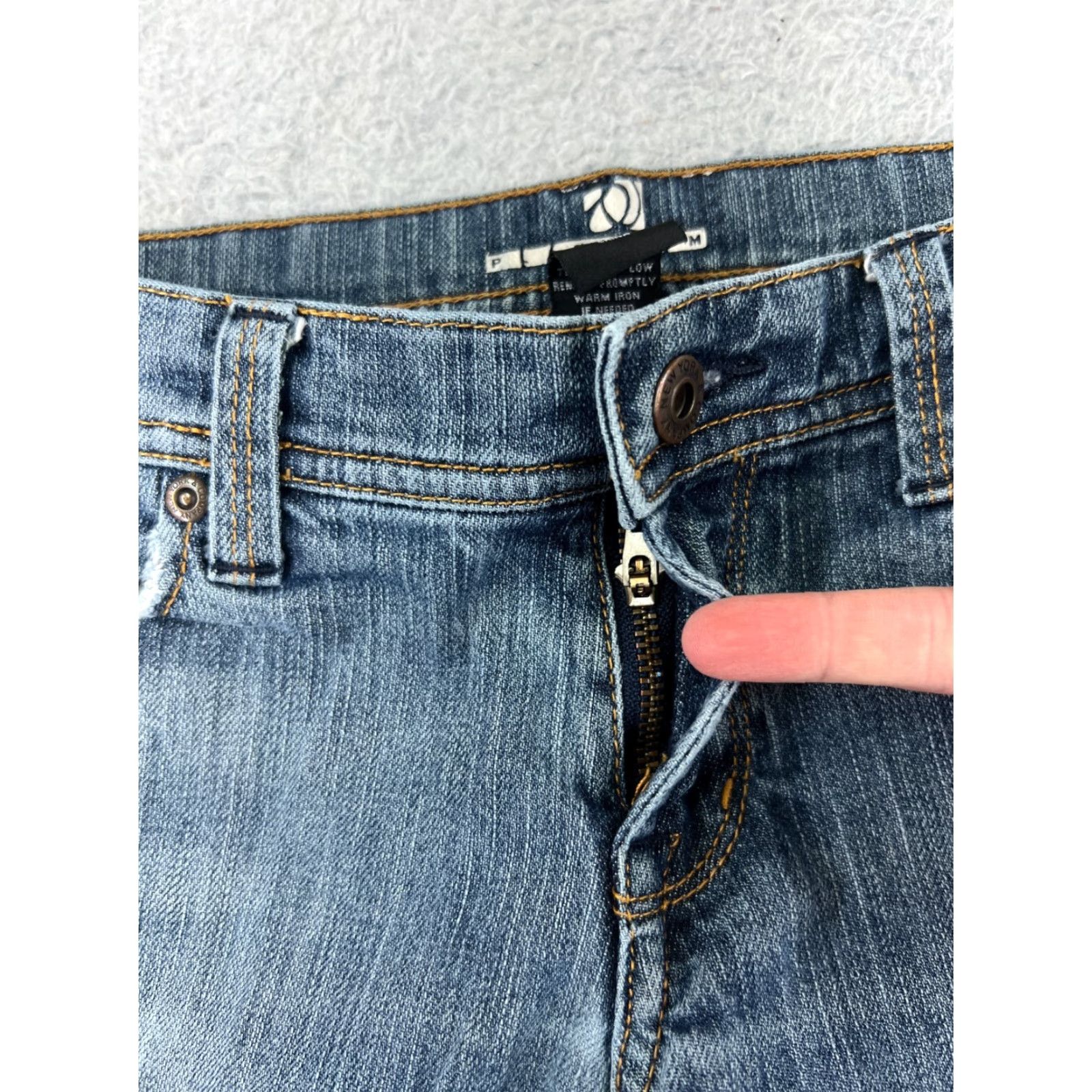 Vintage New York & Company Jeans Women 2 Blue Denim Flared Low Rise 5-Pocket Cotton Blend Denim Blue Size 26" / US 2 / IT 38 - 7 Thumbnail