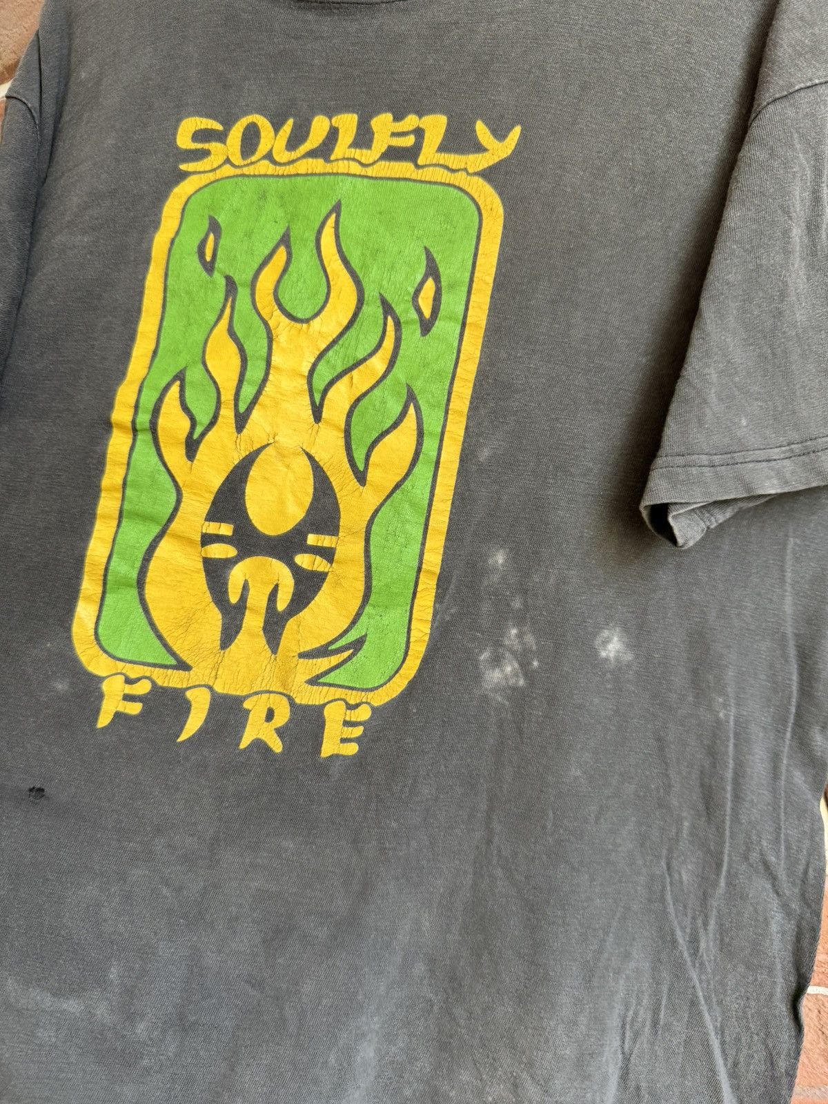 Band Tees 90s Soulfly Fire Vintage metal band tee numetal sepultura Size US L / EU 52-54 / 3 - 5 Thumbnail
