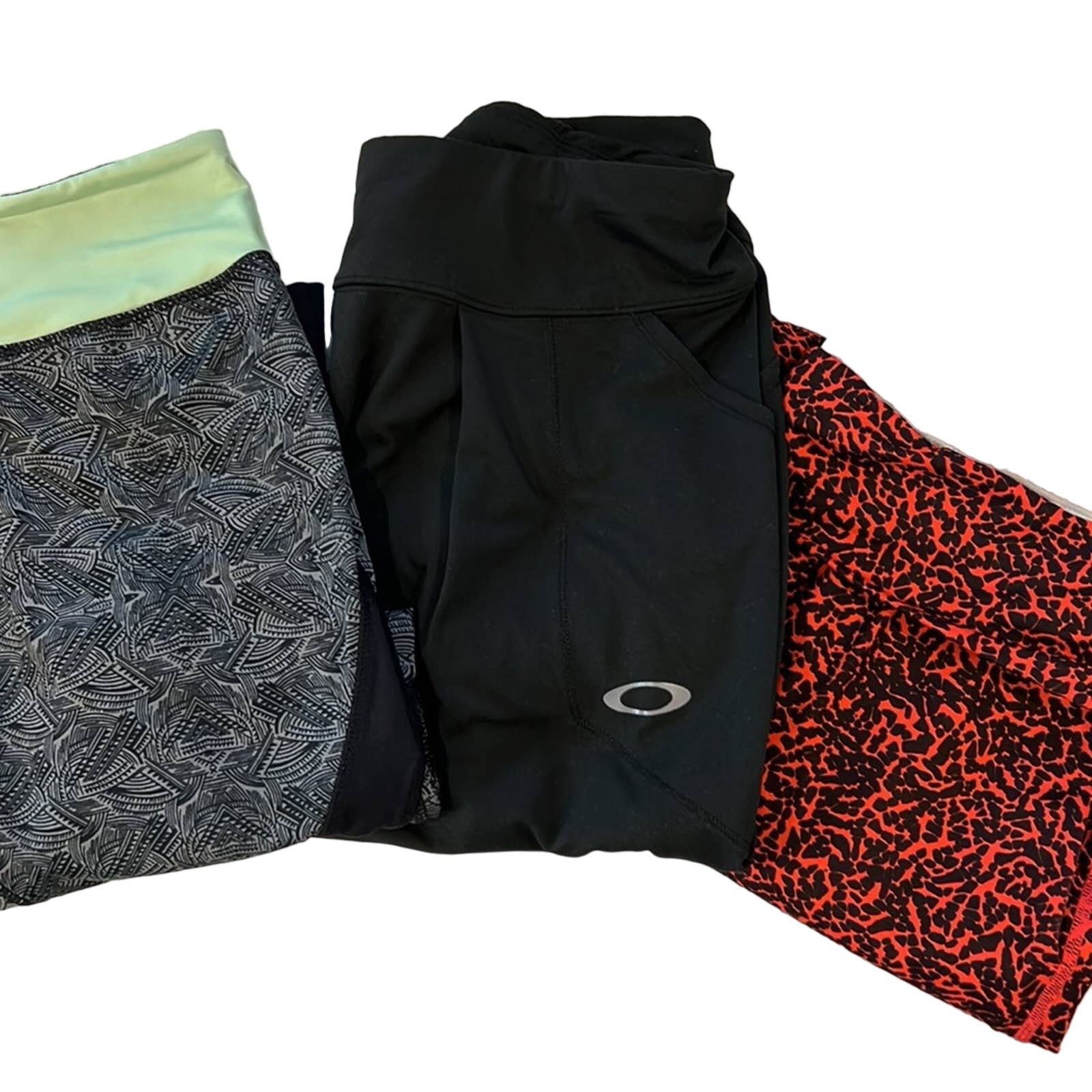 Under Armour Jogger/capri athletic bundle - Under Amour, Oakley & Kyodan Size 25" / US 0 / IT 36 - 1 Thumbnail