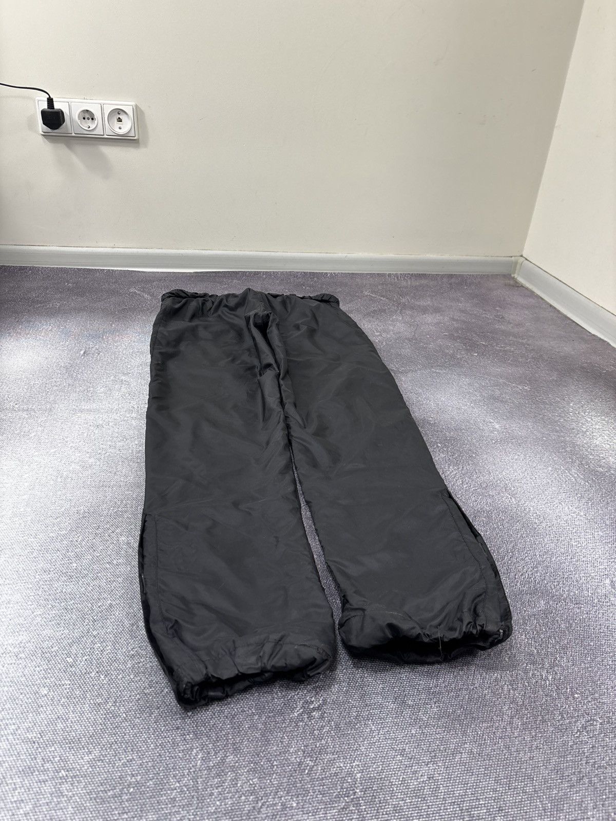 Nike Vintage Nike Y2K Black Hype Baggy Nylon Track Pants Size US 32 / EU 48 - 16 Thumbnail