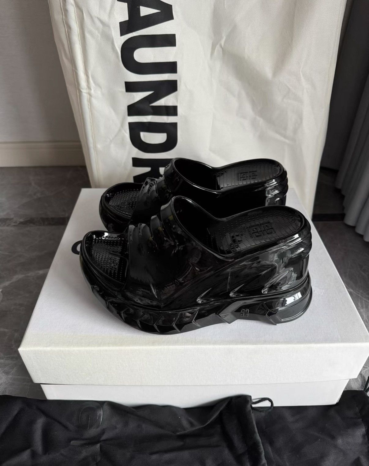 Givenchy Givenchy Marshmallow Wedge Slides K6 Size US 6 / IT 36 - 1 Thumbnail