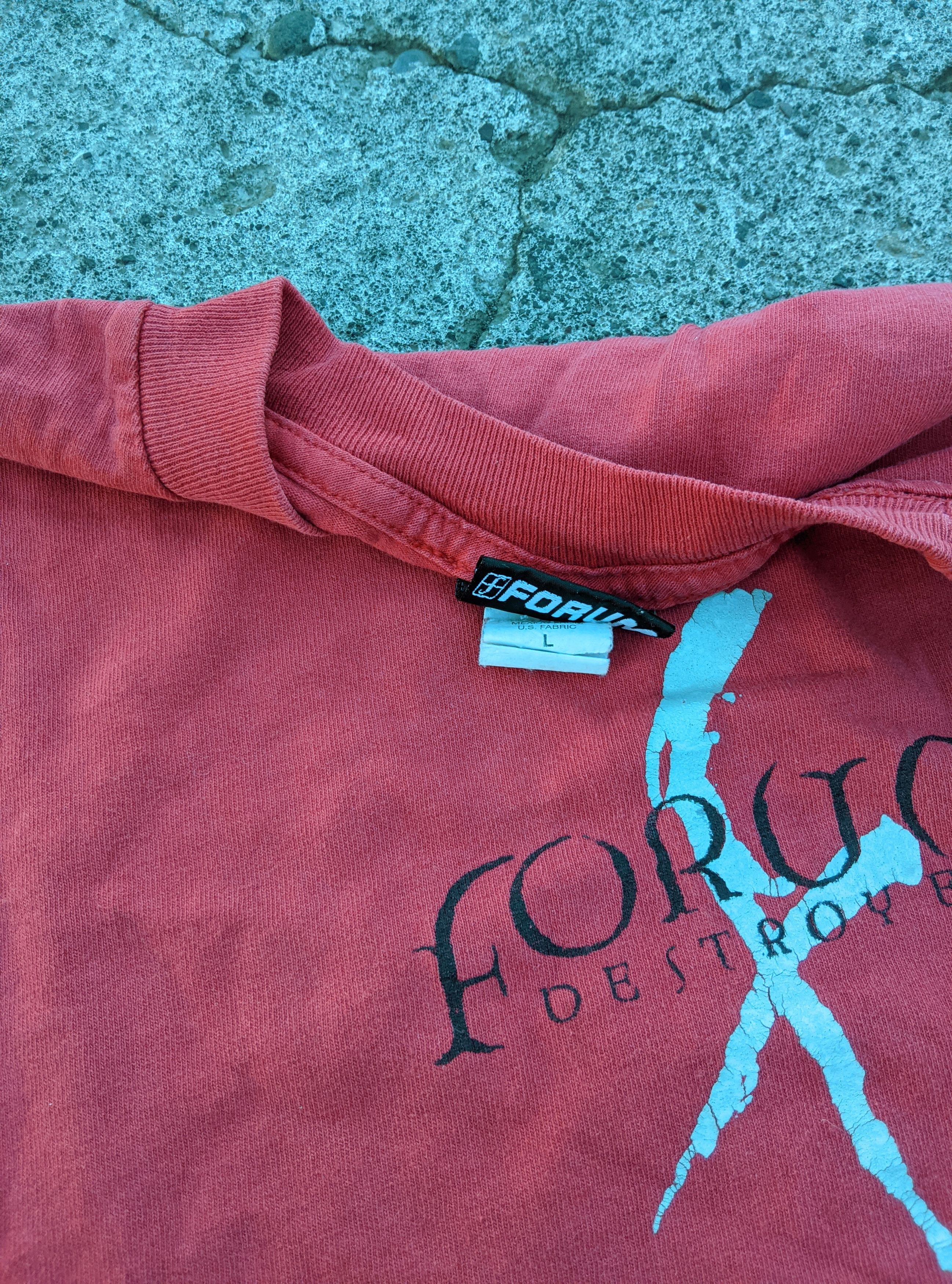 Vintage Vintage 90s forum snowboards foursquare destroyer t shirt Size US L / EU 52-54 / 3 - 3 Thumbnail