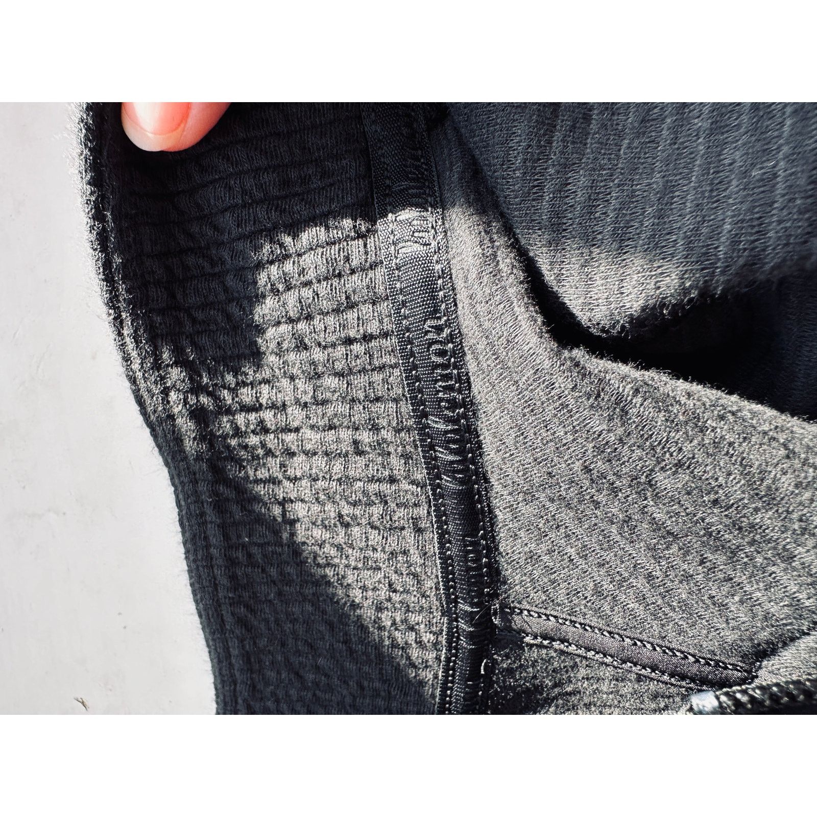 Lululemon Lululemon Black On Repeat Ribbed Long Sleeve Bomber Jacket 4 Size S / US 4 / IT 40 - 7 Thumbnail