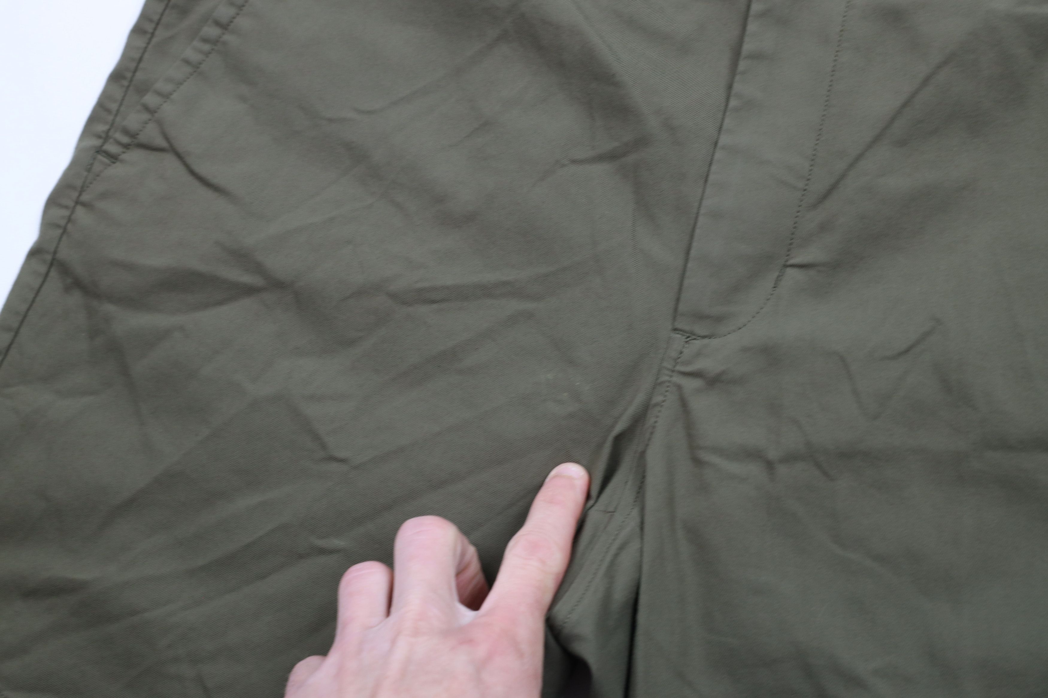 Kit and Ace × Vintage Kit & Ace Flat Front Above Knee Tech Chino Shorts Olive Size US 32 / EU 48 - 5 Thumbnail