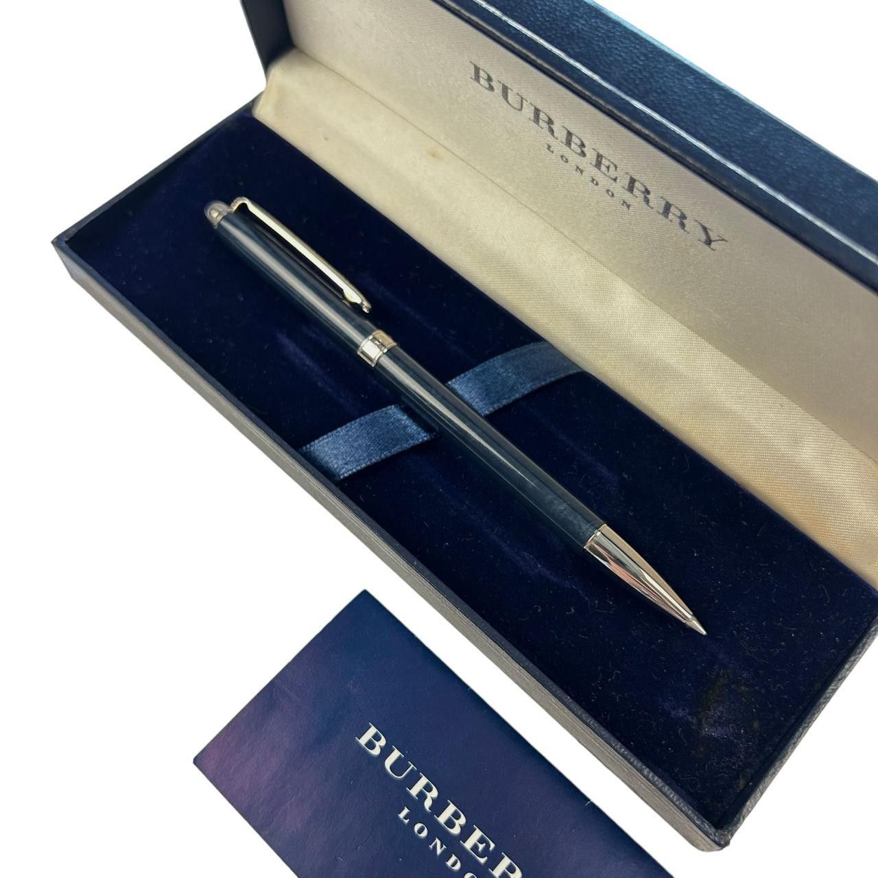 Burberry shops pen