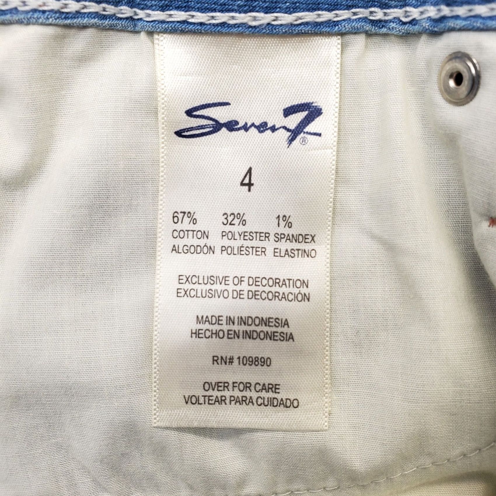 Vintage Seven7 Weekend Shorts Womens Size 4 Multi Denim Whiskered Light Wash Frayed Hem Bermuda Short Size 27" / US 4 / IT 40 - 7 Thumbnail