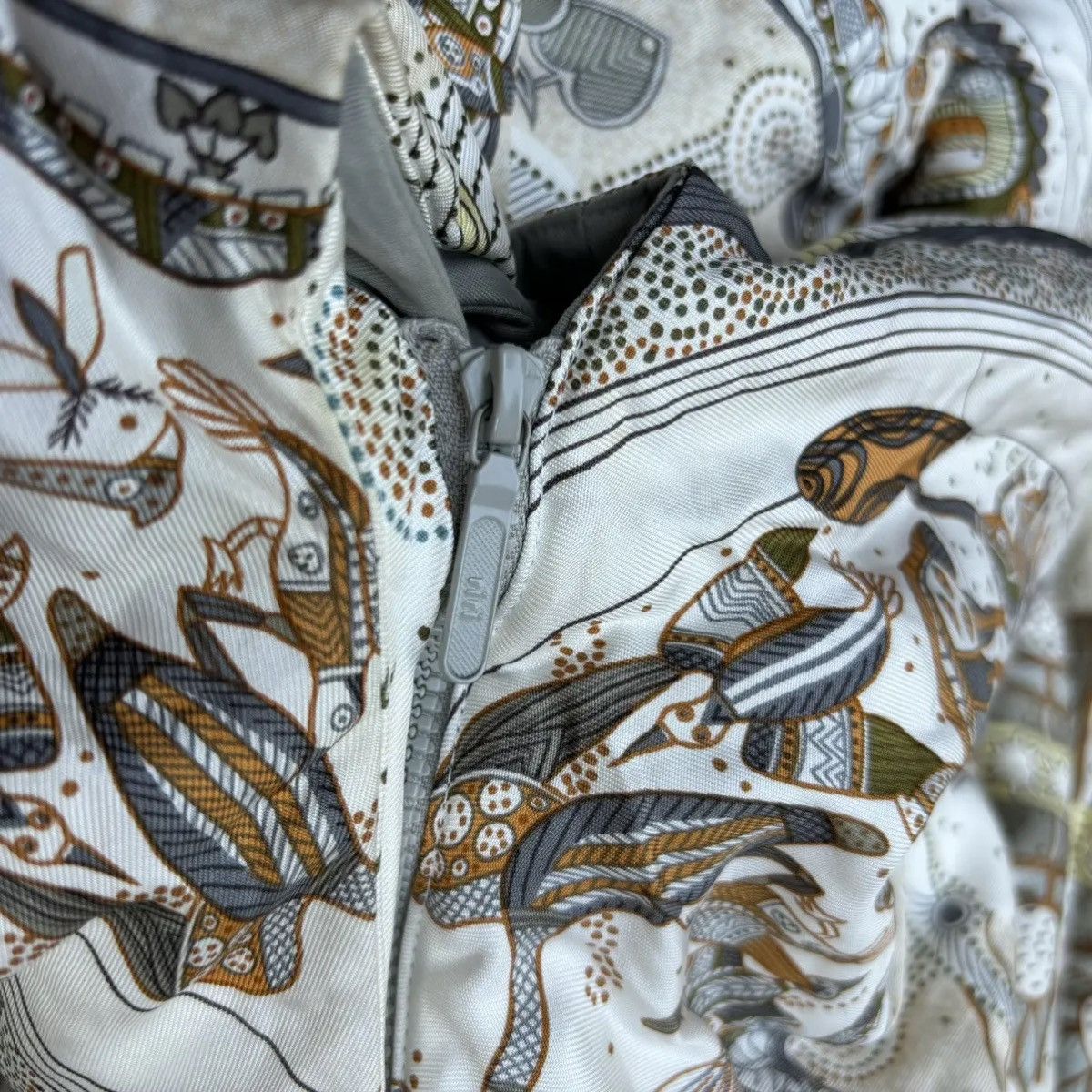 Hermes Vintage Hermes reve d'australie silk reversible jacket Size US L / EU 52-54 / 3 - 13 Thumbnail