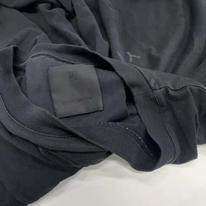 Givenchy Givenchy Givenchy SS22 Logo Print TShirt for Men -2507 Size US S / EU 44-46 / 1 - 1 Thumbnail