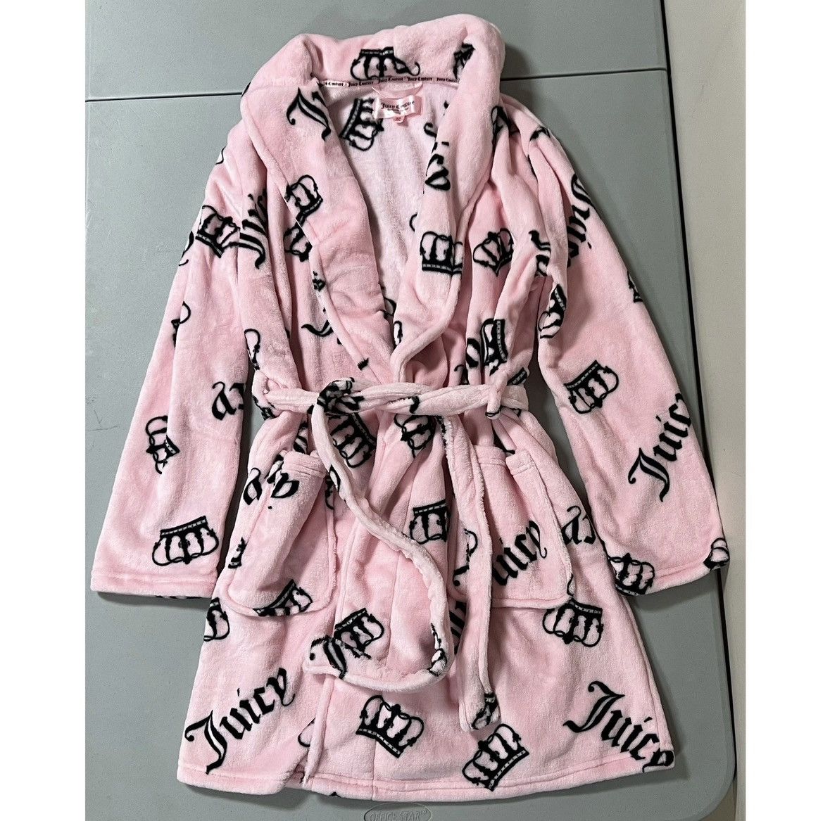 Juicy Couture Juicy Couture Pink Logo Y2K Plush Robe Bathrobe Size S/M 👑✨ Size ONE SIZE - 3 Thumbnail