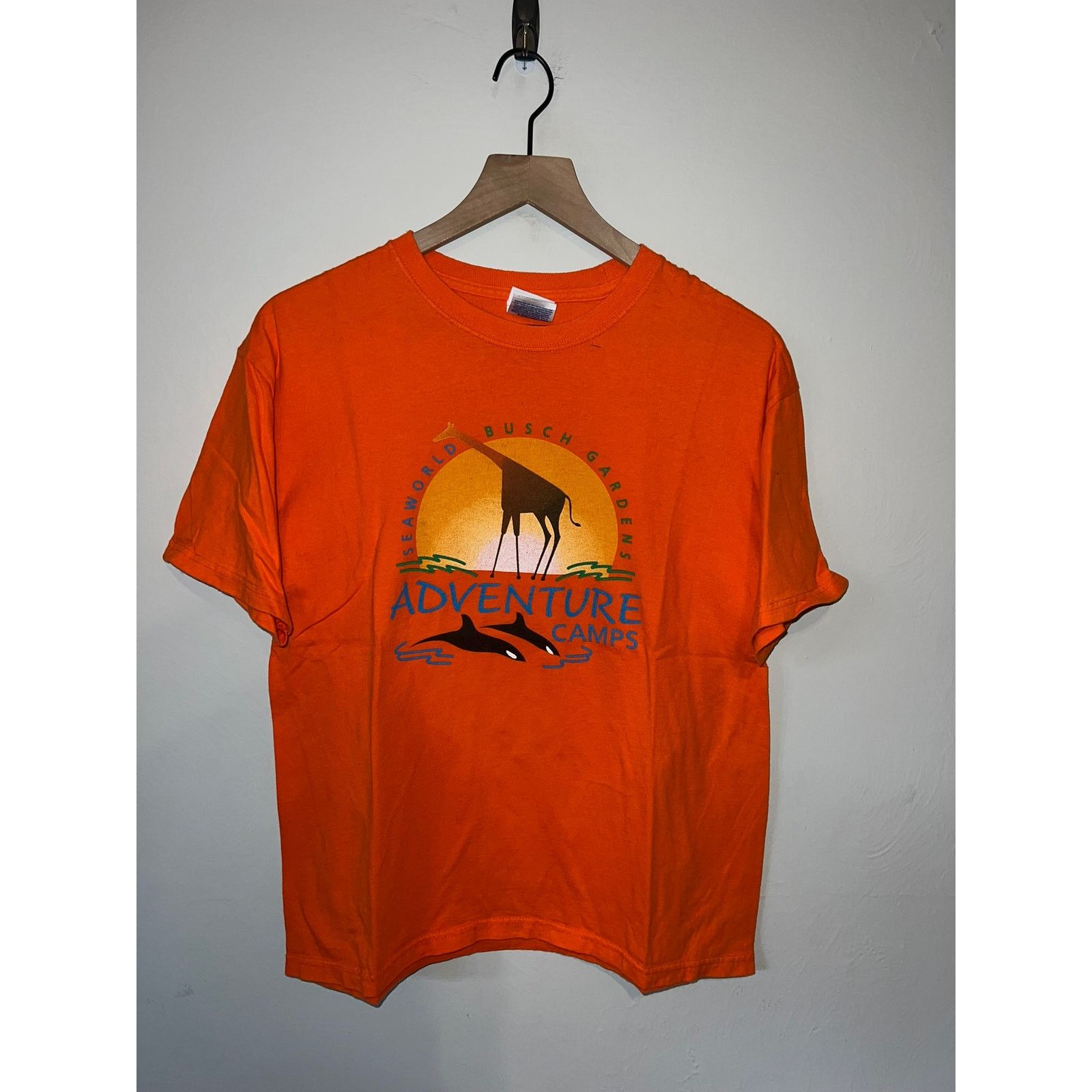 Hanes Seaworld Busch Gardens Adventure Camps Orange Shirt VTG M Size US M / EU 48-50 / 2 - 1 Thumbnail