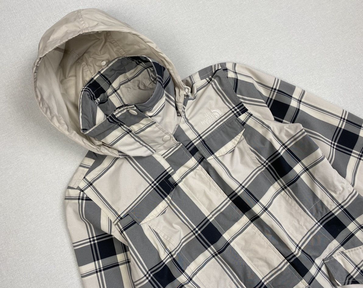 The North Face Women’s The North Face Waterproof Windbreaker Jacket size S Size S / US 4 / IT 40 - 2 Thumbnail