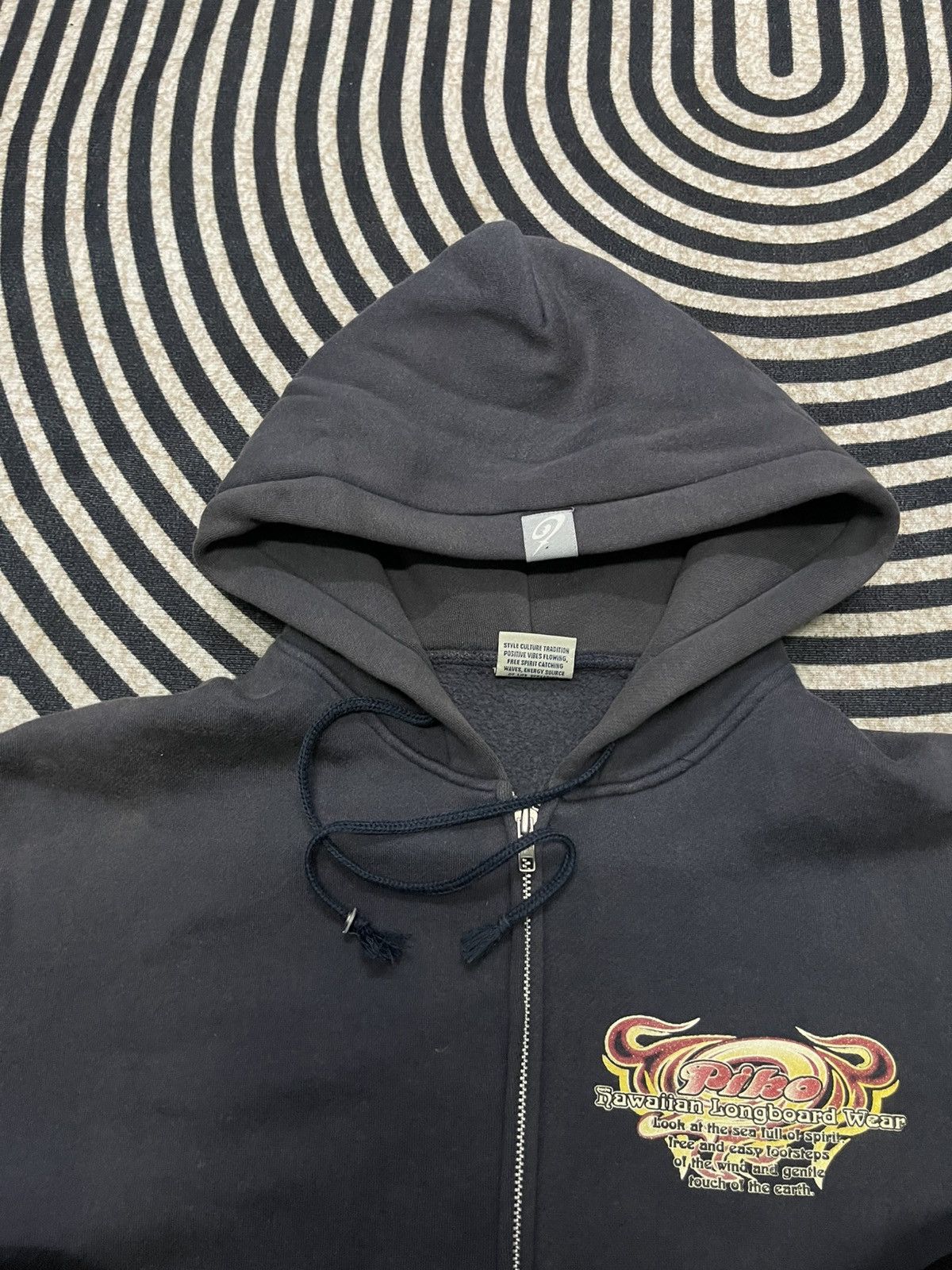 Sun Surf 2000s PIKO HAWAIIAN LONGBOARD WEAR SUN FADED TRIBAL HOODIE Size US L / EU 52-54 / 3 - 9 Thumbnail