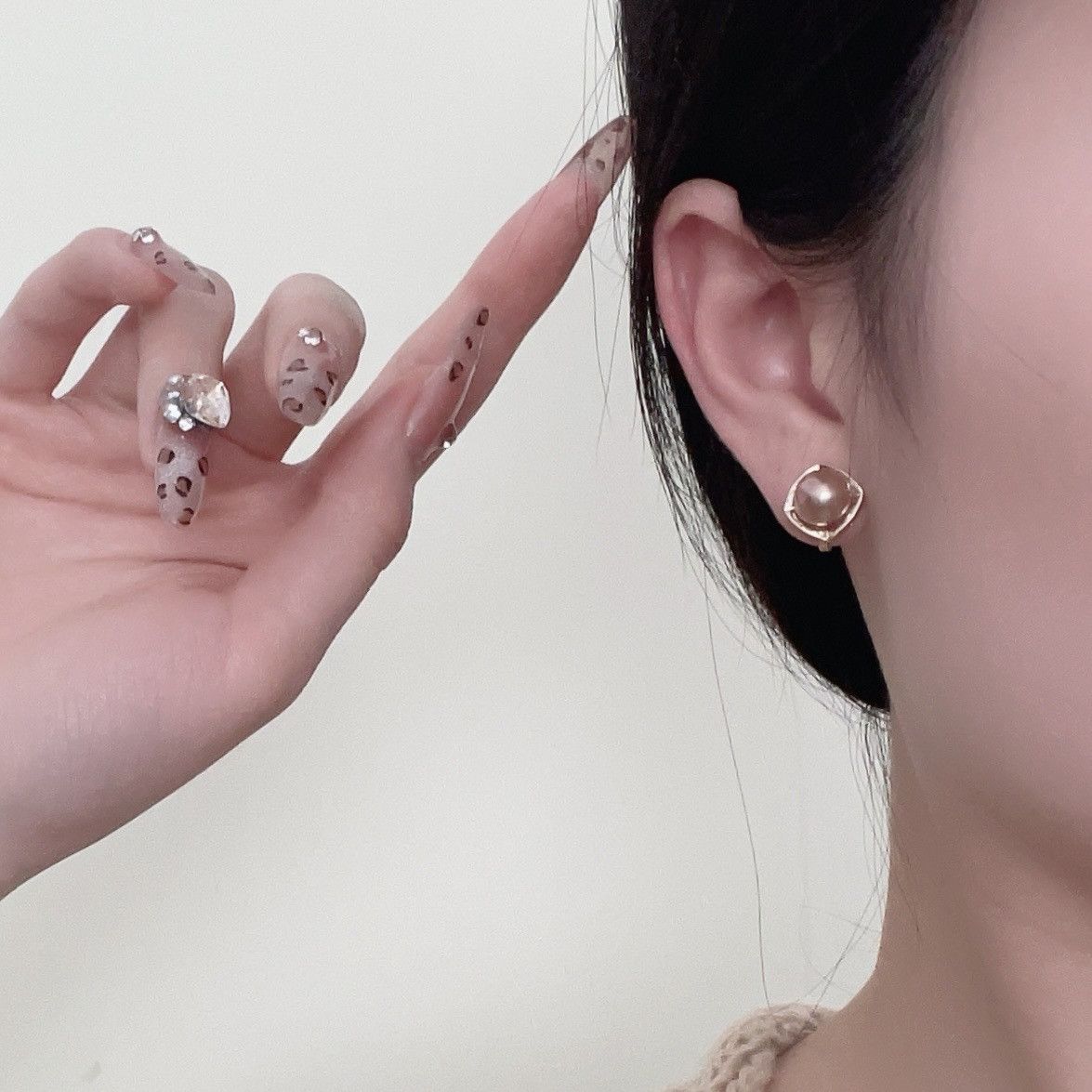 Jewelry Retro Earrings One Pairs Chrome Jewelry Size ONE SIZE - 1 Thumbnail