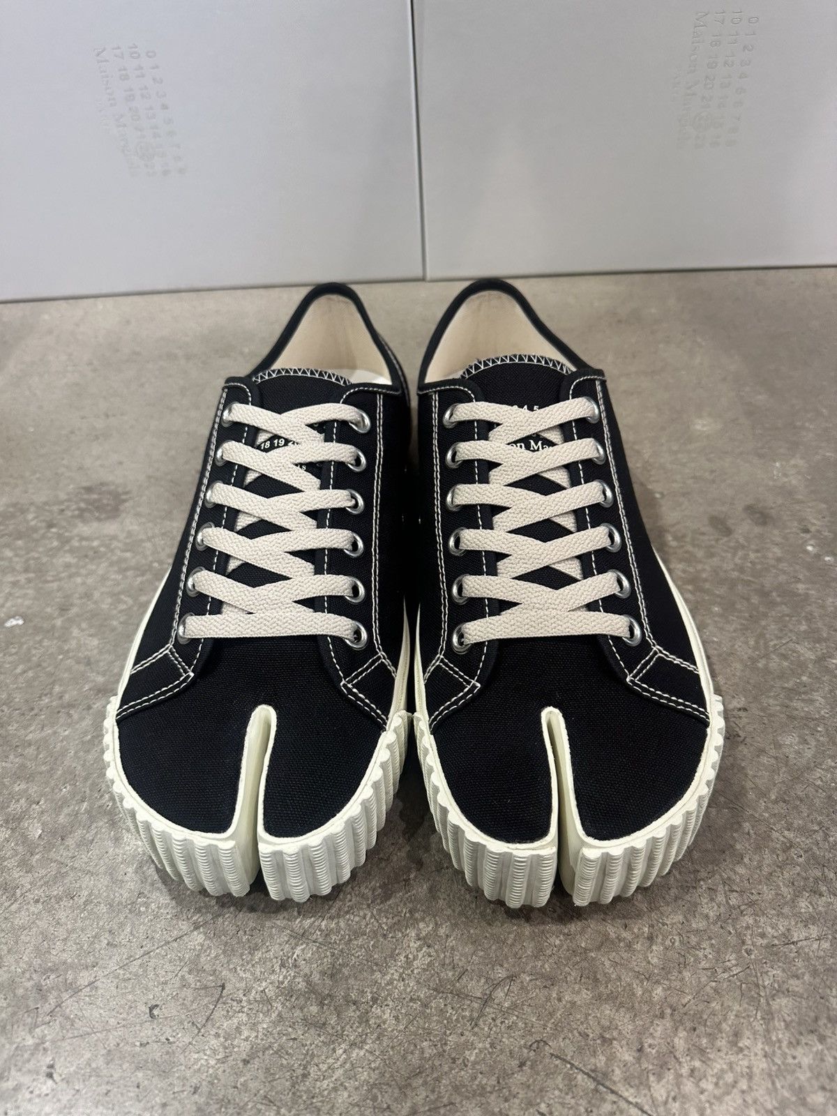 MAISON MARGIELA - Tabi Sneakers Low