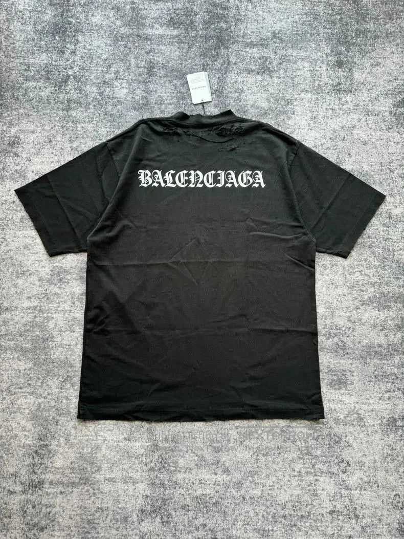 Balenciaga Balenciaga Back Sanskrit Logo Distressed Tee. Size US M / EU 48-50 / 2 - 1 Thumbnail