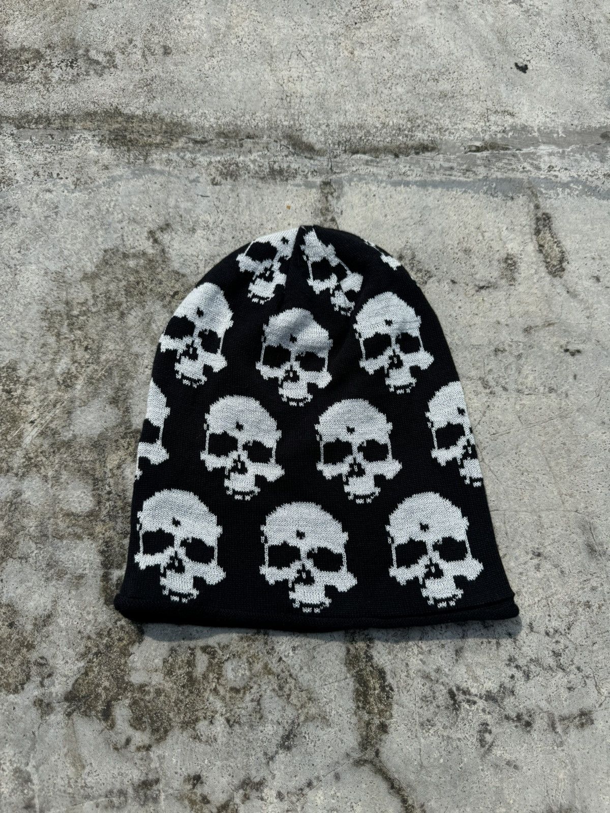 Japanese Brand Vintage Y2K Skull Knitted mohair wool Beanie Hat Size ONE SIZE - 1 Thumbnail