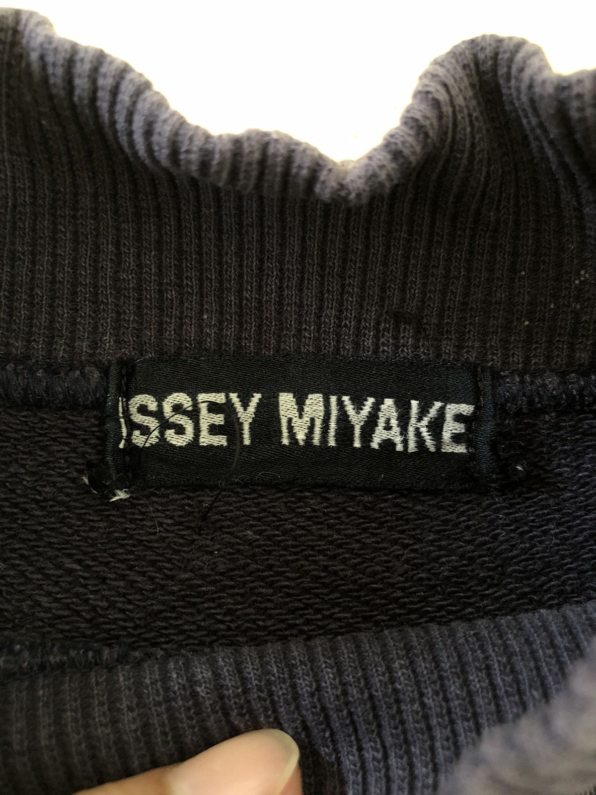 Issey Miyake Vintage 80’s Issey Miyake Sweatshirt Turtle Neck Design Size US M / EU 48-50 / 2 - 3 Thumbnail