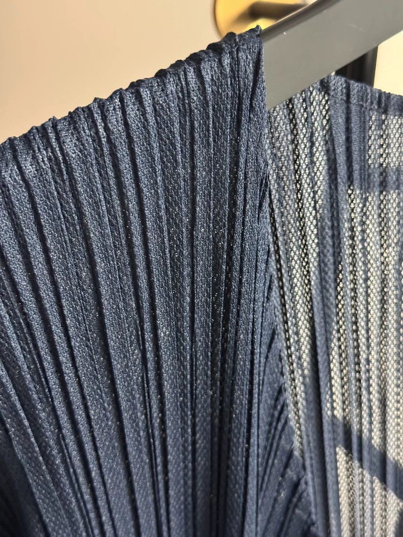 Issey Miyake Issey Miyake size:2 A dark blue pleated cardigan Size S / US 4 / IT 40 - 2 Thumbnail