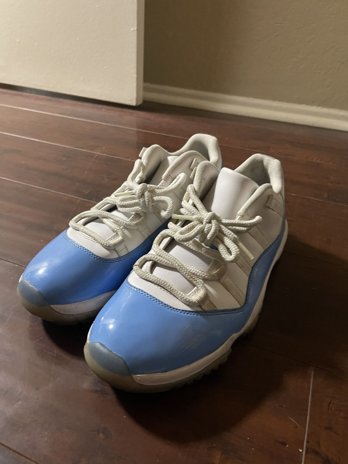 Jordan Brand UNC Jordan 11 Low Top Size US 11 / EU 44 - 1 Thumbnail