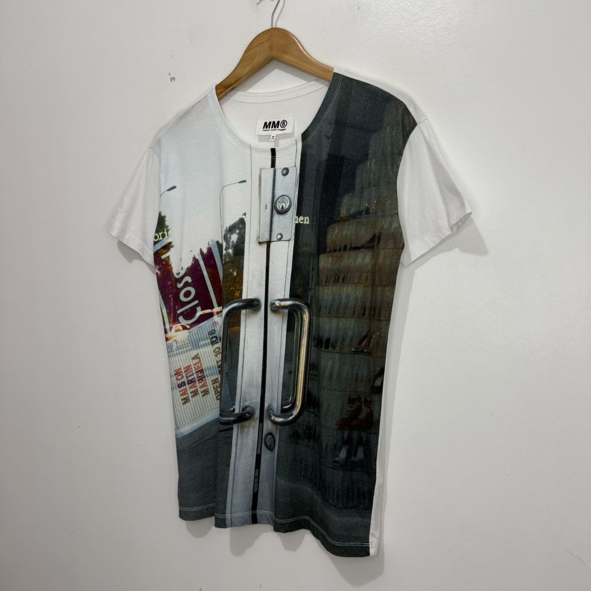 Maison Margiela Maison Martin Margiela Door Print Tee Size US S / EU 44-46 / 1 - 2 Thumbnail