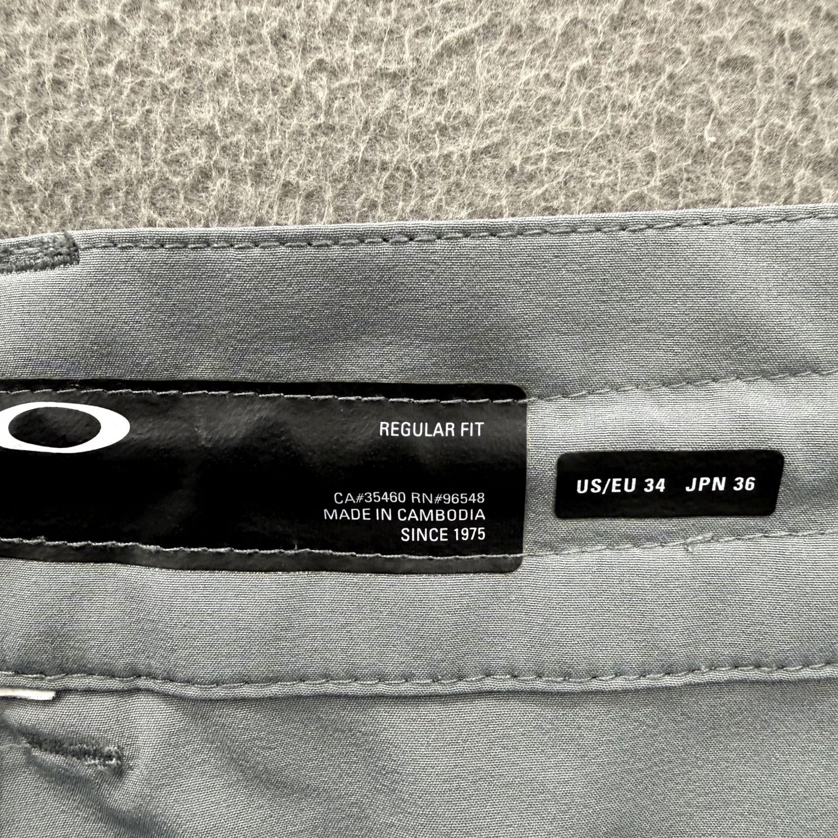 Oakley Oakley Cargo Shorts Mens 34 Gray Stretch Polyester Spandex Drawstring 11 Inseam Size US 34 / EU 50 - 3 Thumbnail