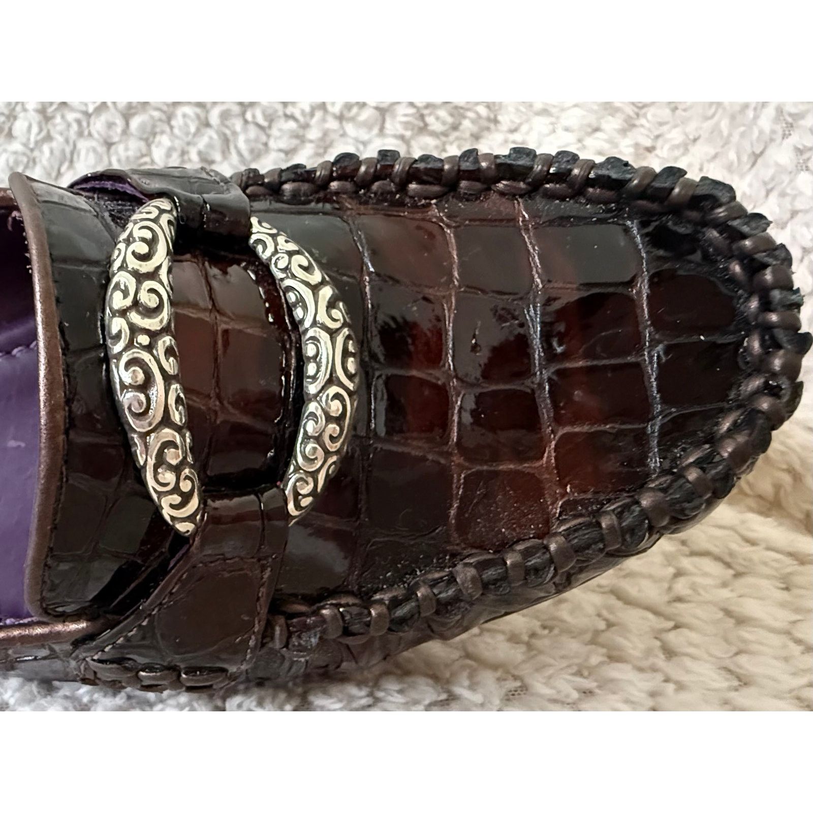Brighton Brighton 8 1/2 Dark Brown Croc Embossed Leather Loafers Size US 8.5 / IT 38.5 - 5 Thumbnail