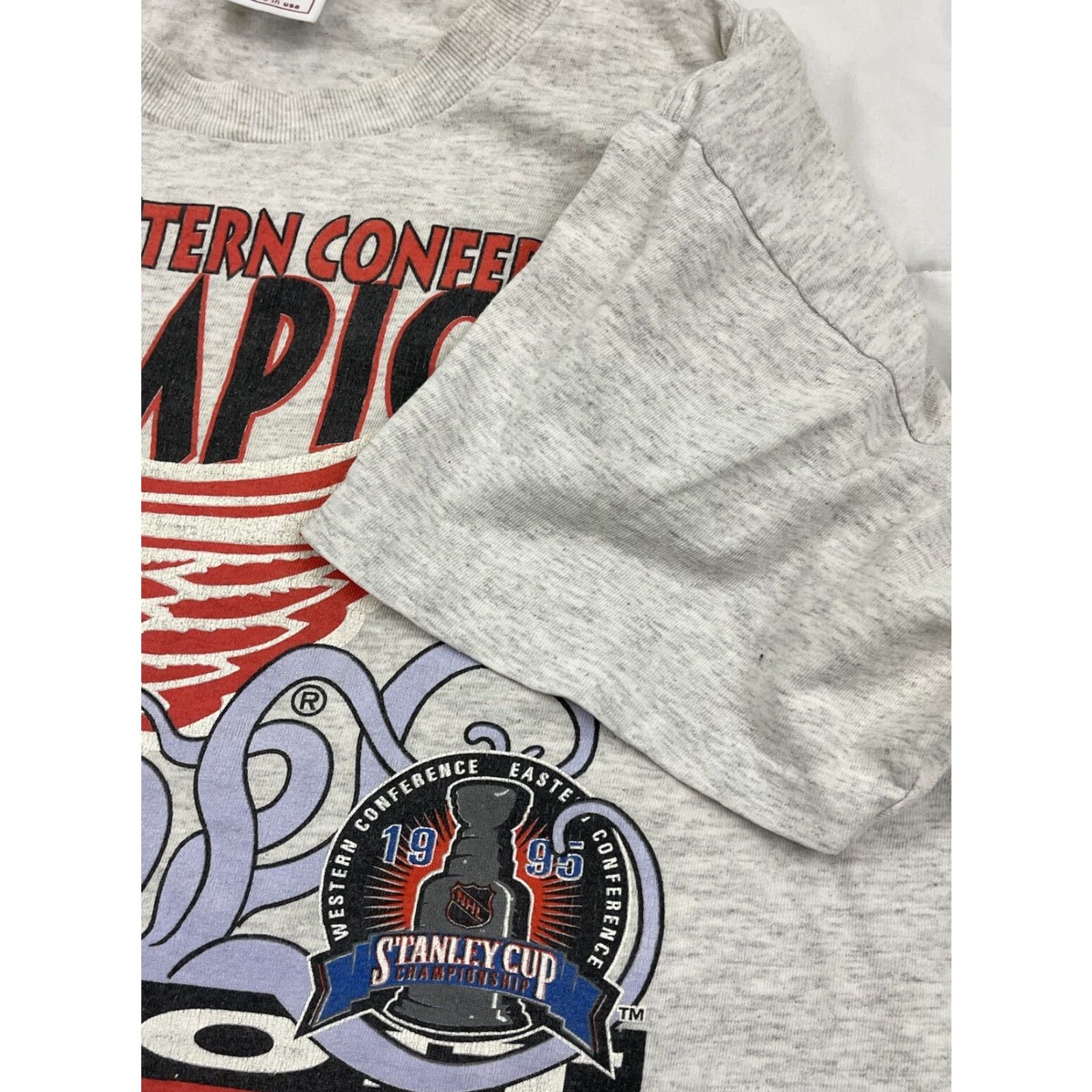 Delta VINTAGE Detroit Red Wings T-Shirt NHL 90s Logo Crew Neck Short Sleeve Gray 1990s Men Large MLB Sports USA Size US L / EU 52-54 / 3 - 6 Thumbnail