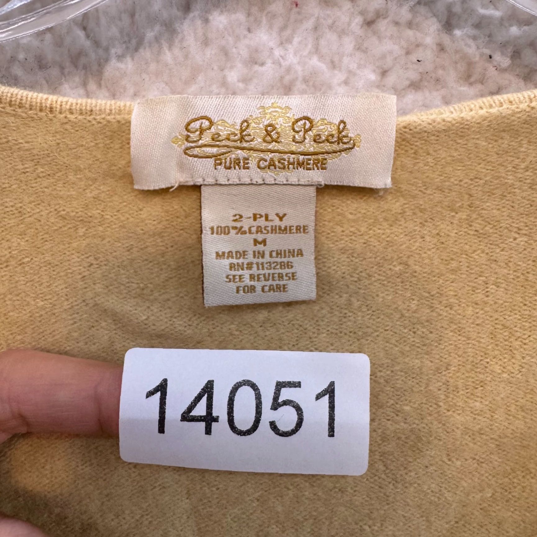 Vintage VINTAGE Peck & Peck Cashmere Sweater Top Yellow 2 Ply V-Neck Women's M/S Small Medium Regular 100% Cashmere Size S / US 4 / IT 40 - 6 Thumbnail