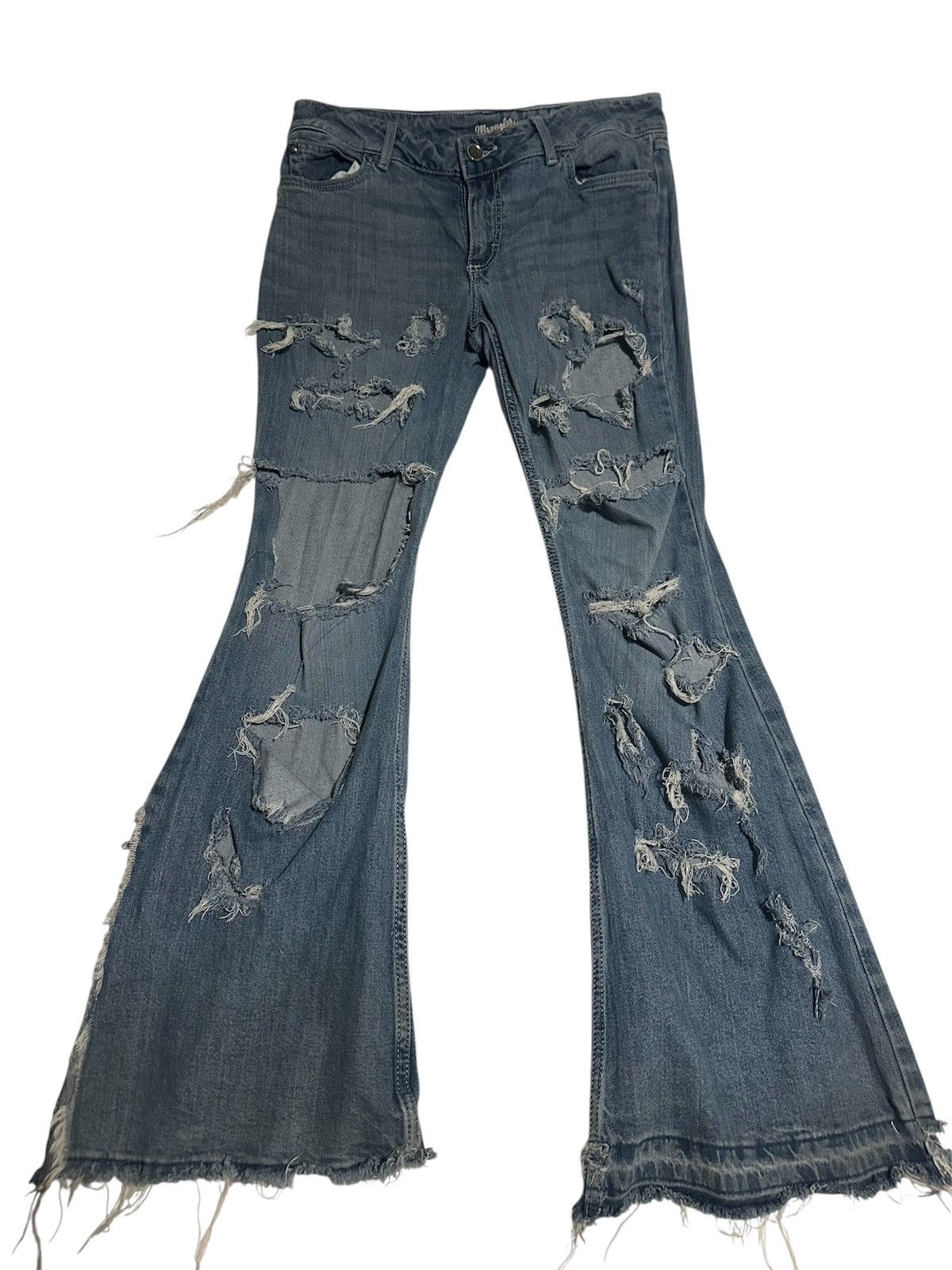 Wrangler Extremely flared and distressed wranglers Size US 32 / EU 48 - 1 Thumbnail