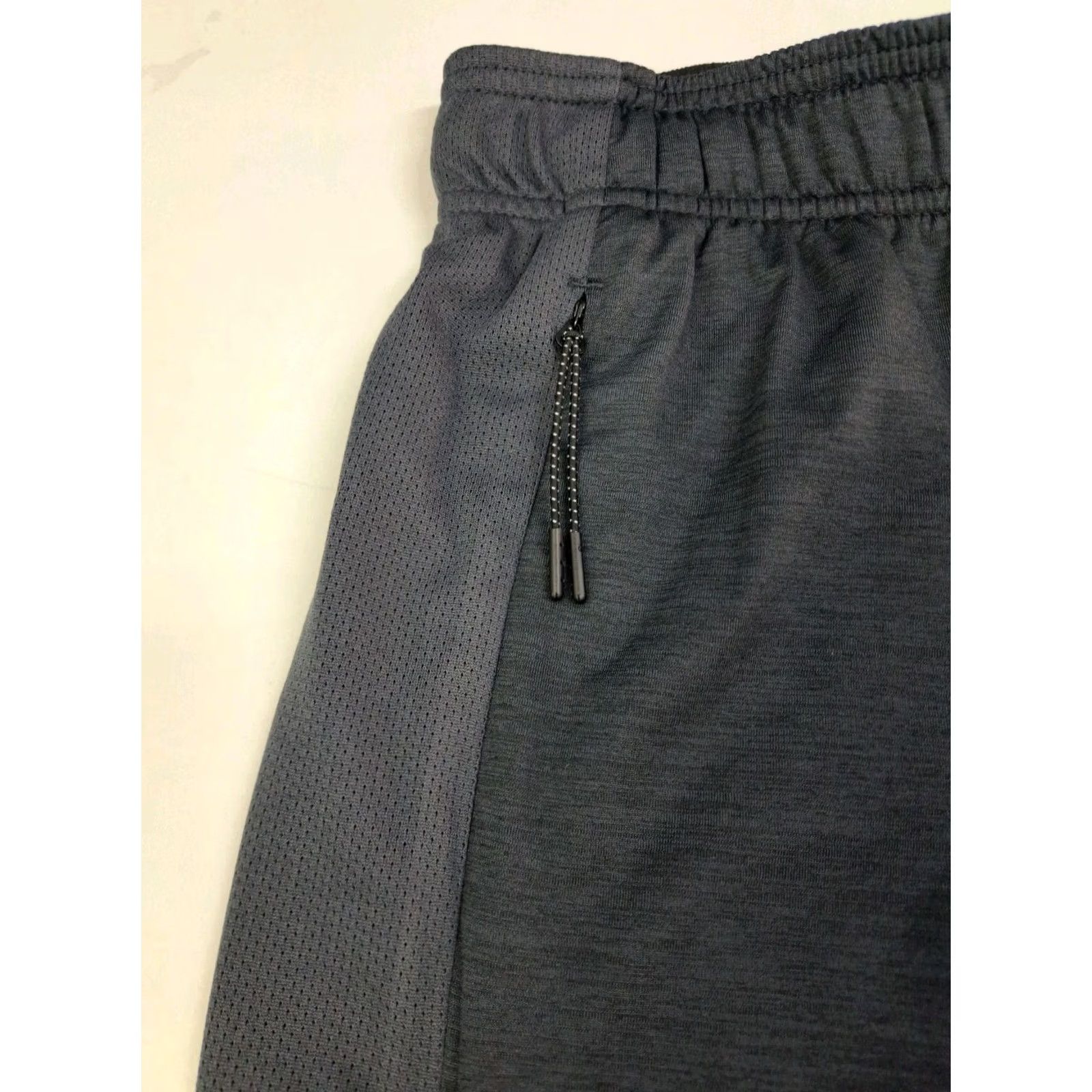Reebok NWT Reebok Blitz Everyday/Running Active Shorts XL Black/Heather Zip Pockets Drawstring Men Athletic 7in Inseam Size US 36 / EU 52 - 4 Thumbnail