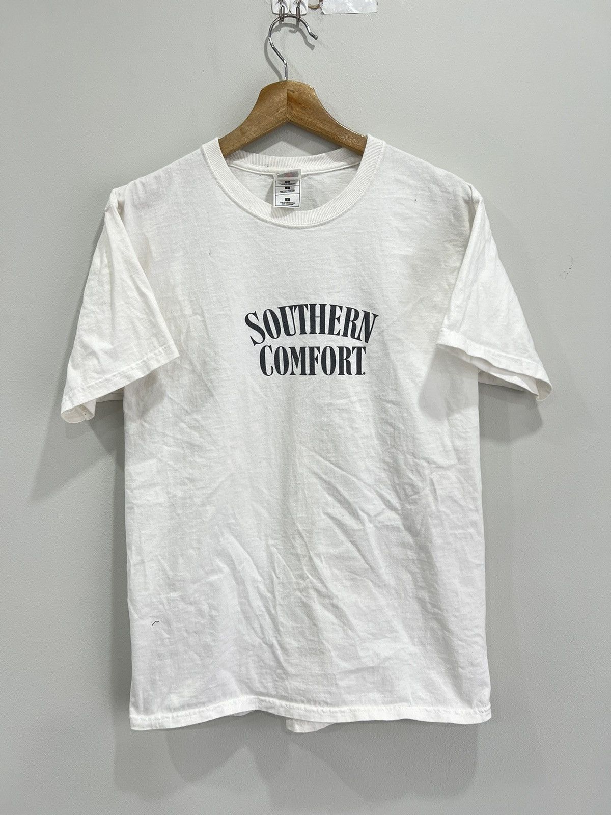 Vintage Vintage Southern Comfort Tee Shirt promo alcohol whiskey Size US L / EU 52-54 / 3 - 1 Thumbnail
