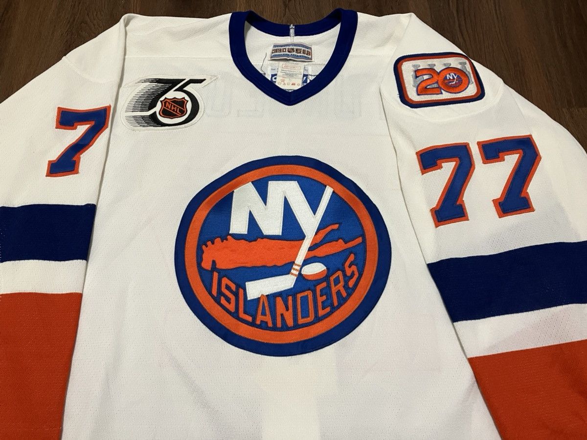 Ccm New York Islanders Turgeon Center Ice CCM NHL Hockey Jersey Size US XL / EU 56 / 4 - 2 Thumbnail