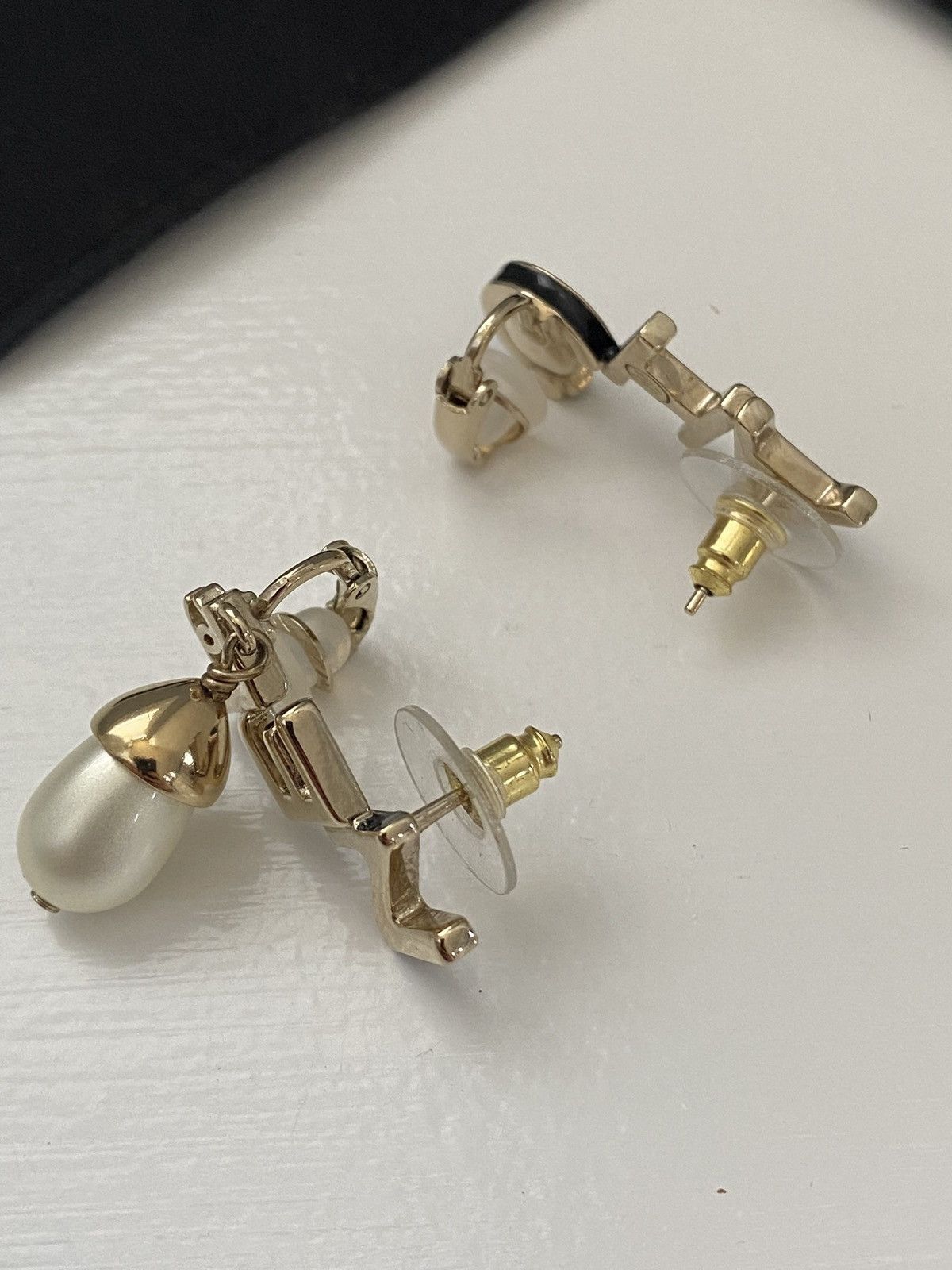 Chanel Authentic Chanel earrings Size ONE SIZE - 6 Thumbnail