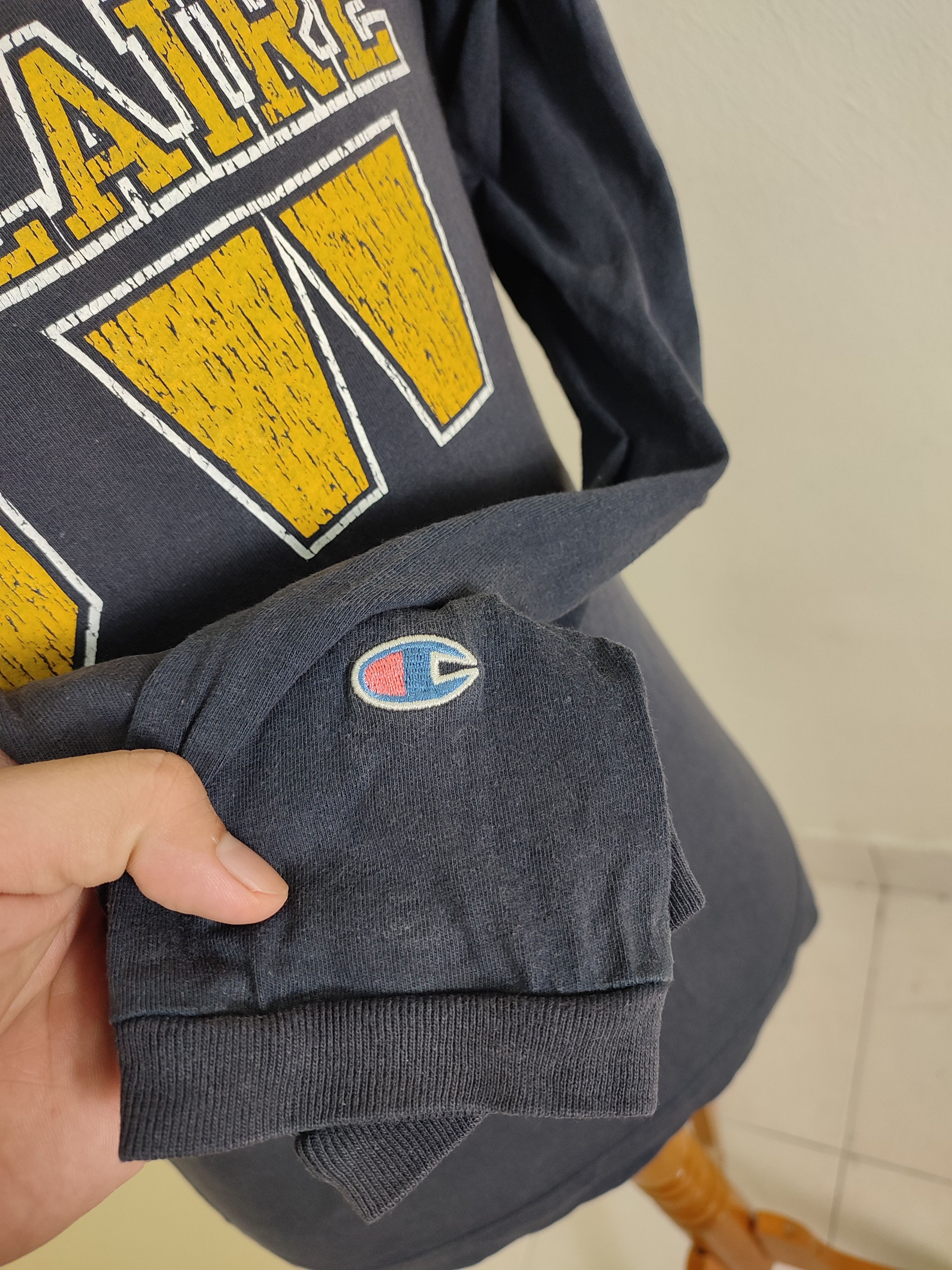 Champion Vintage 90s EAU Claire Champion Long Sleeve Size US S / EU 44-46 / 1 - 7 Thumbnail